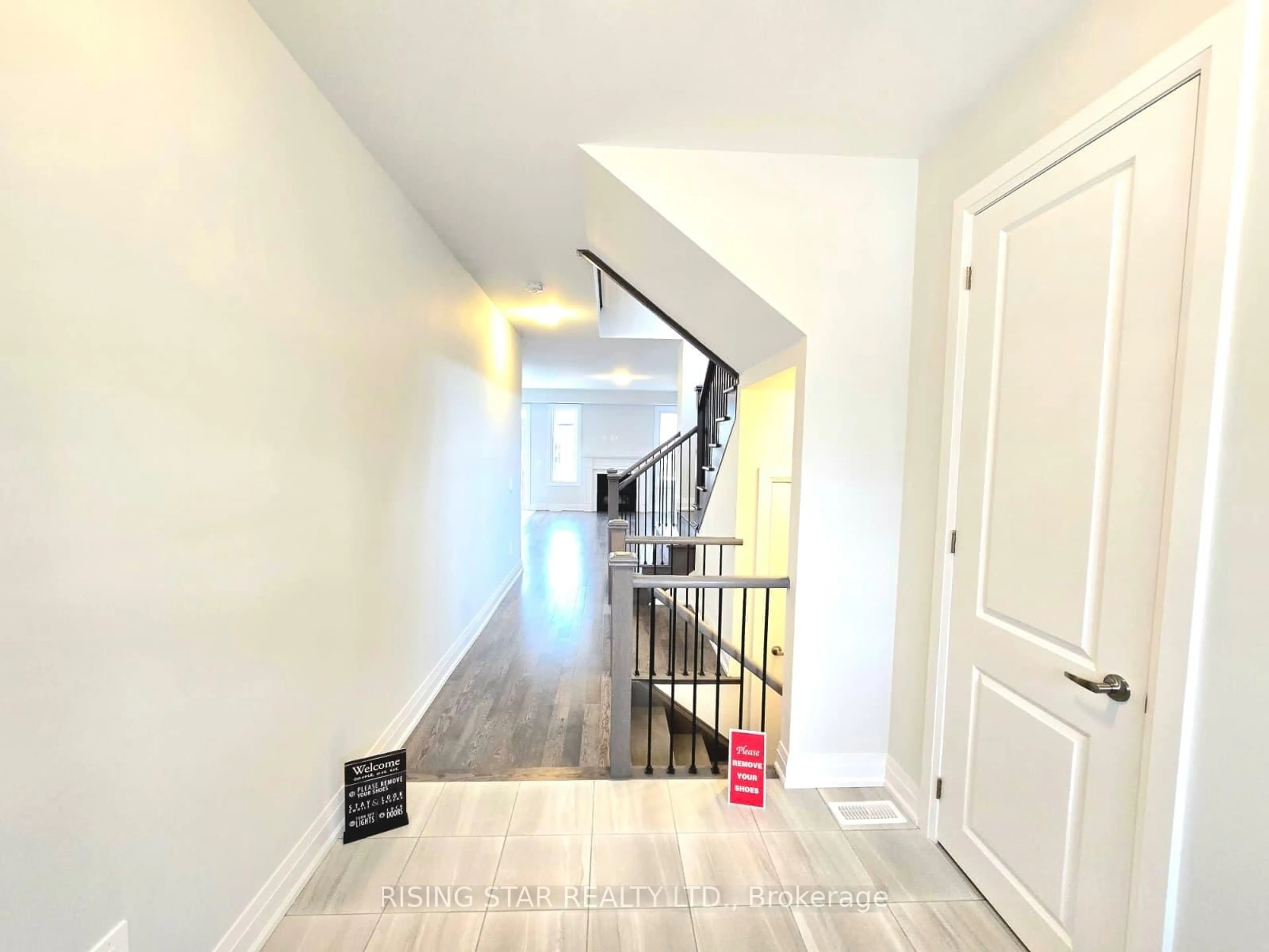 Indoor entryway for 176 St Joseph Rd, Kawartha Lakes Ontario K9V 0R6