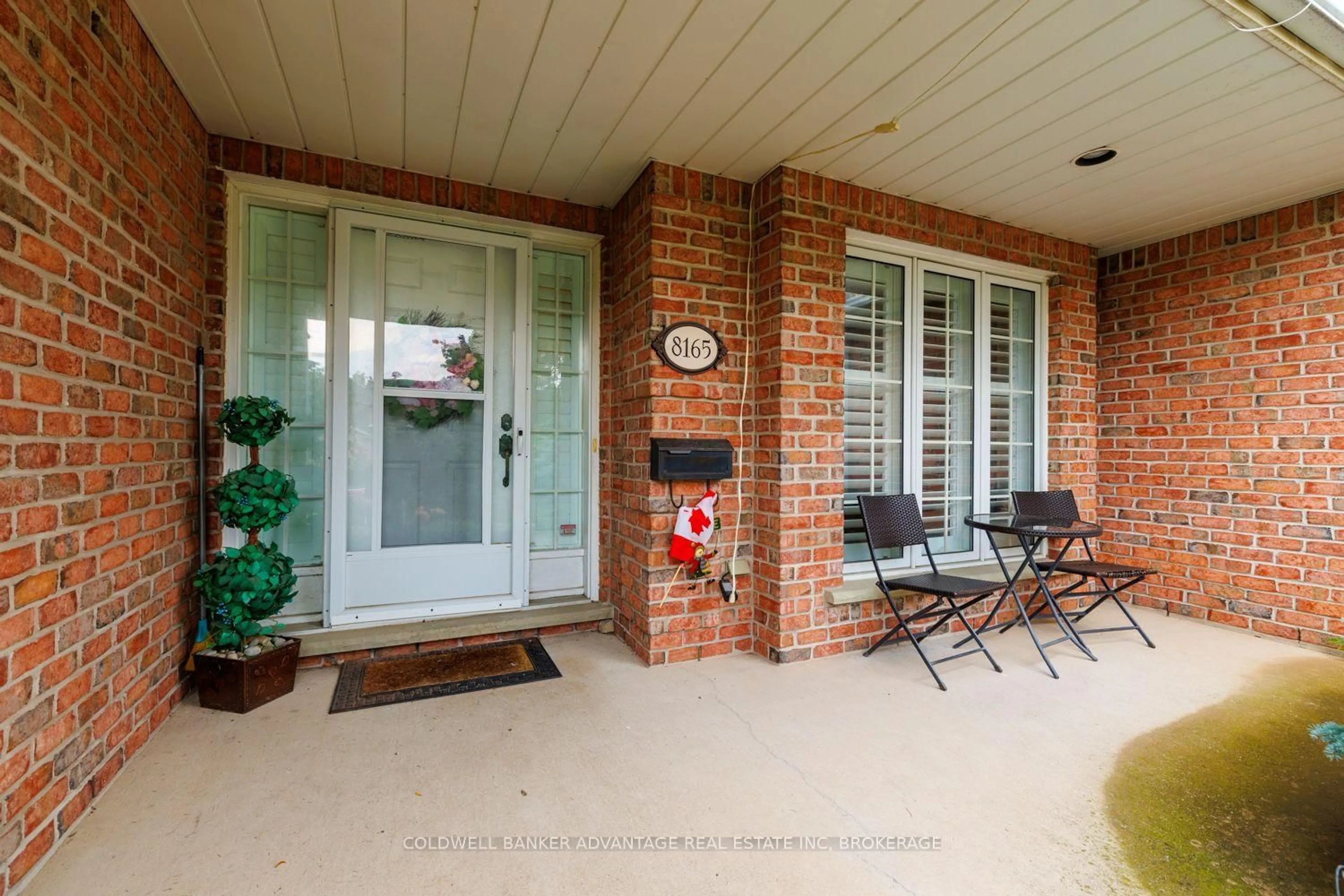 Indoor entryway for 8165 Mount Olive Cres, Niagara Falls Ontario L2H 2Y9