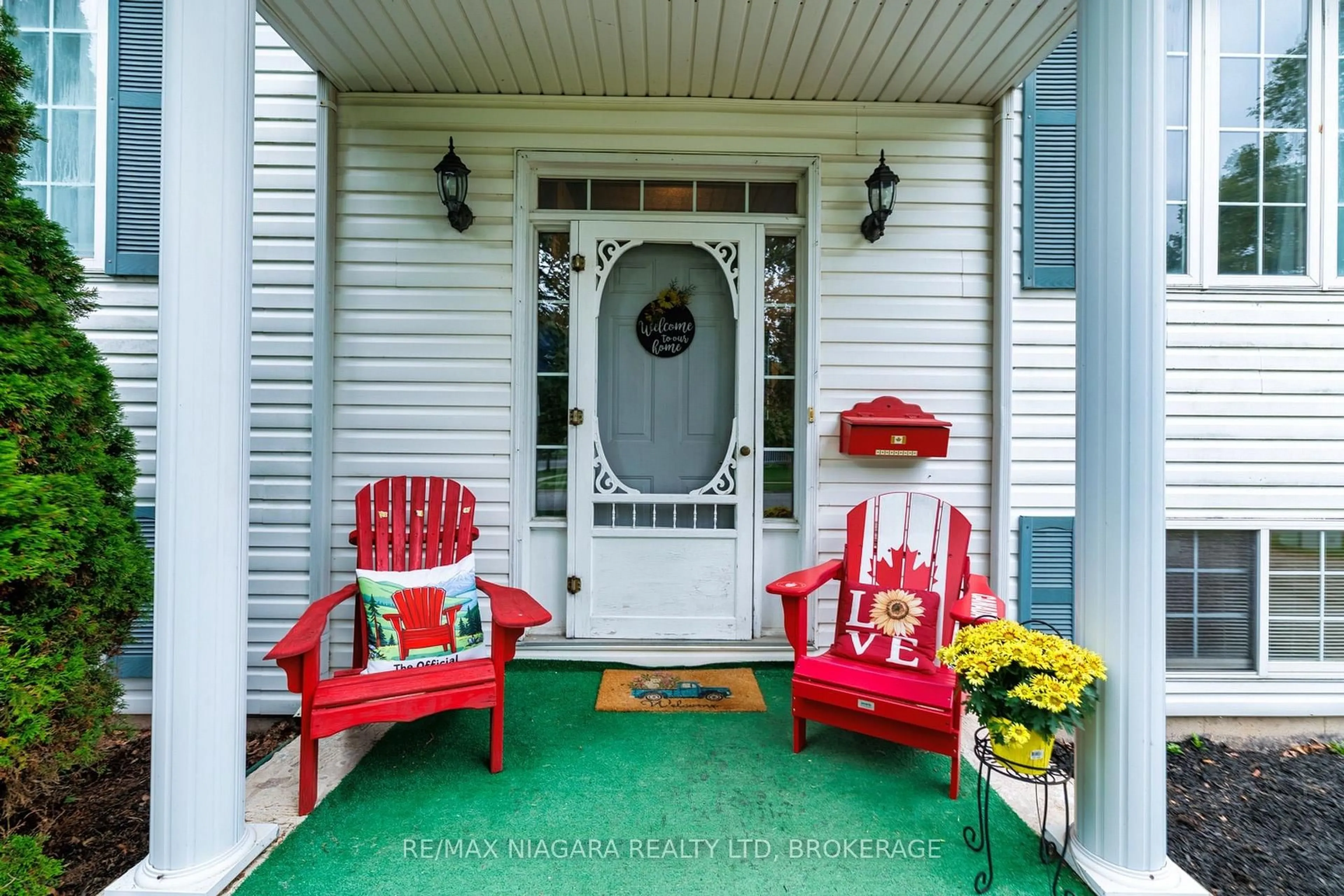 Indoor entryway for 3626 Hill St, Fort Erie Ontario L0S 1S0