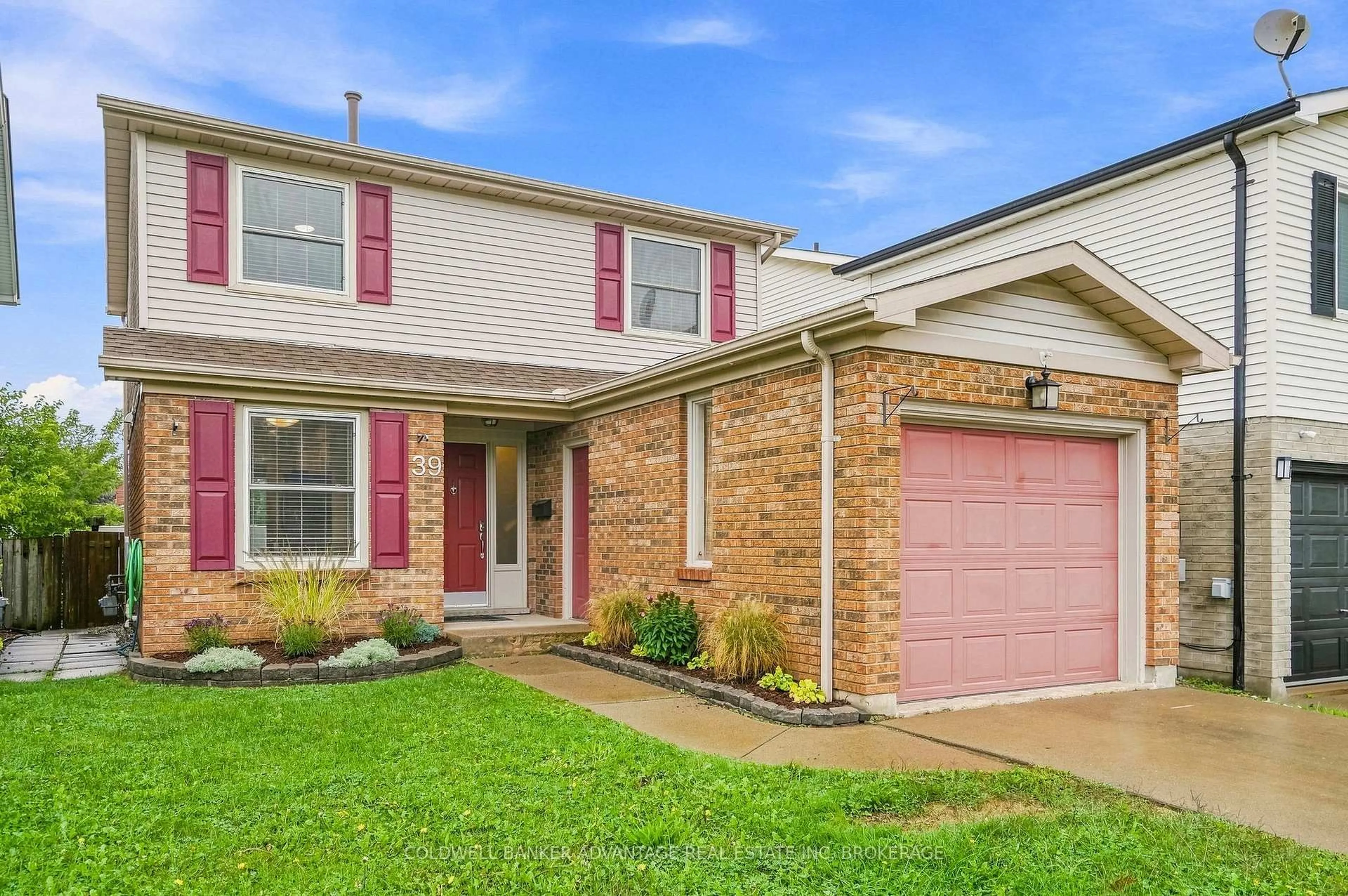 Home with brick exterior material, street for 39 Dundee Dr, St. Catharines Ontario L2P 3S9