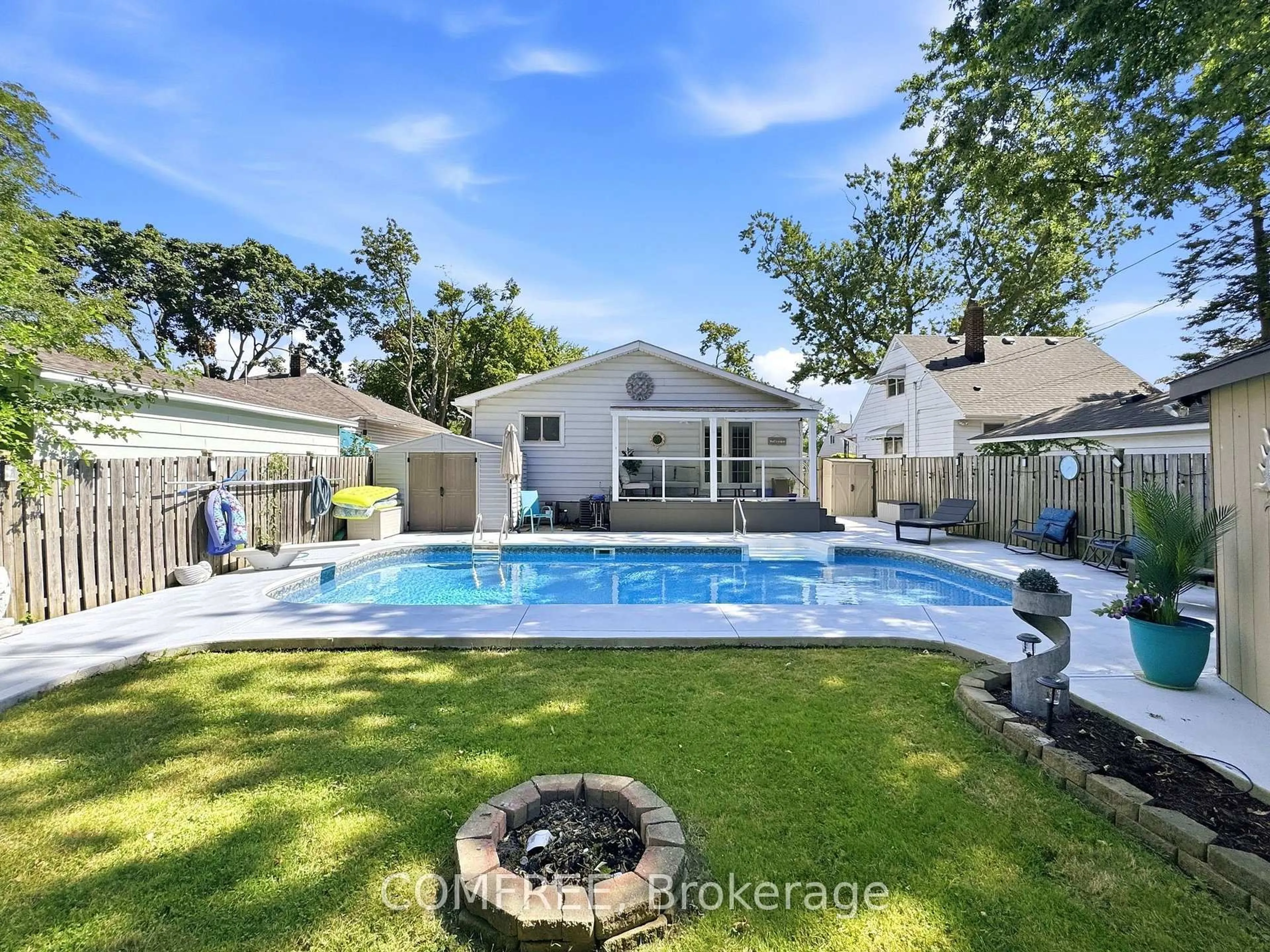 Pool for 1827 Norman Rd, Windsor Ontario N8T 1R9