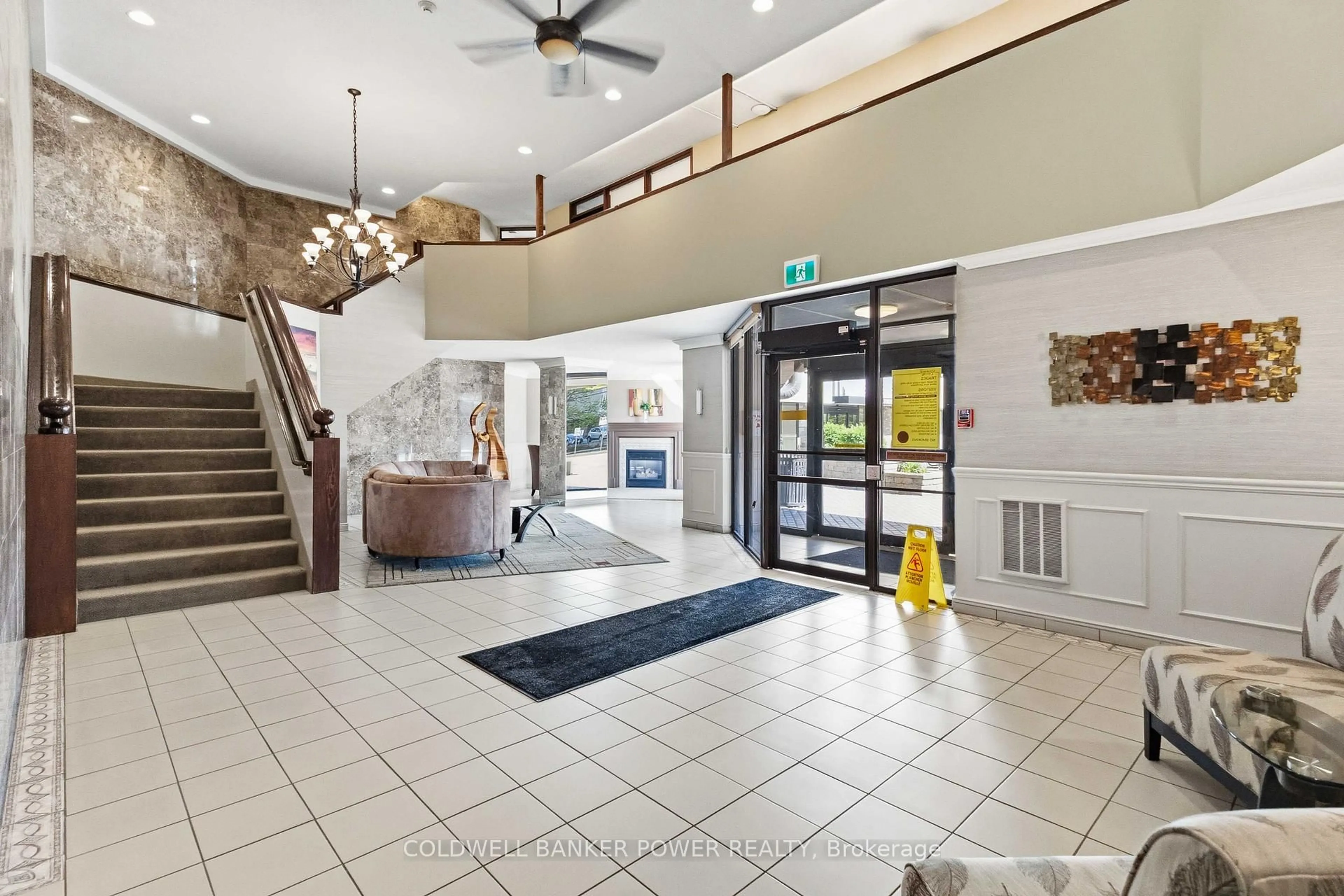 Lobby for 323 Colborne St #302, London East Ontario N6B 3N8