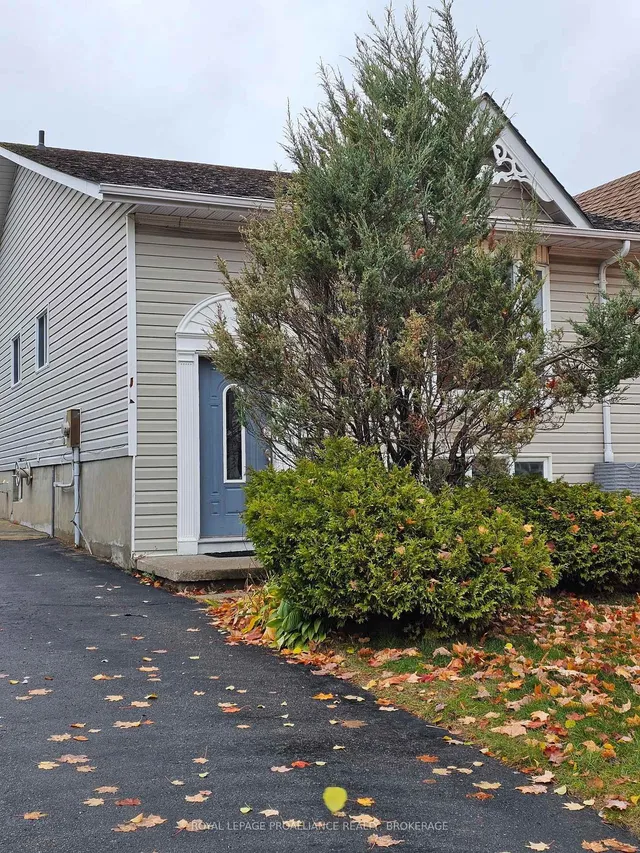 915 Warburton Cres, Kingston 2