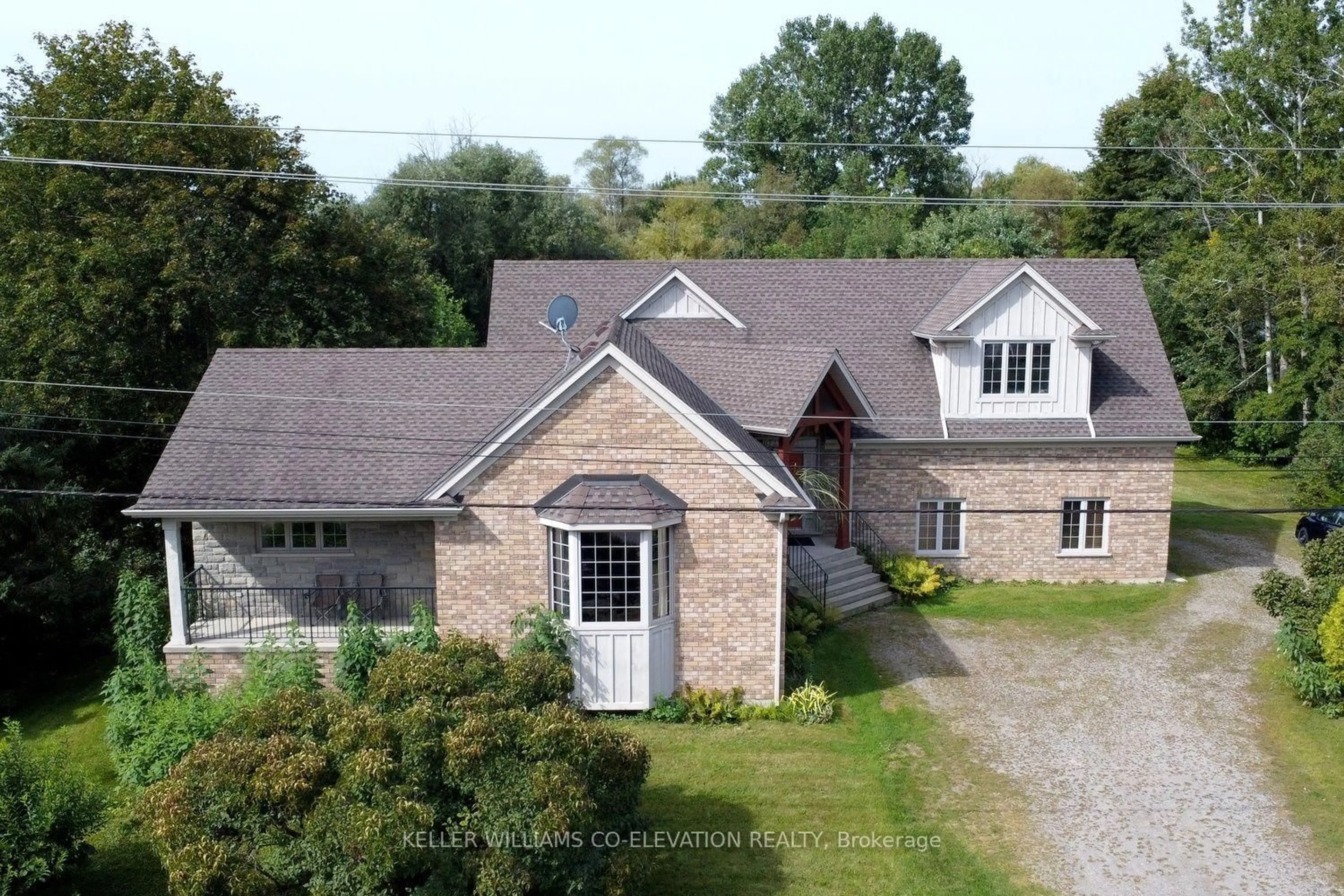 A pic from outside/outdoor area/front of a property/back of a property/a pic from drone, building for 635 Millgrove Sdrd, Hamilton Ontario L8B 0W7