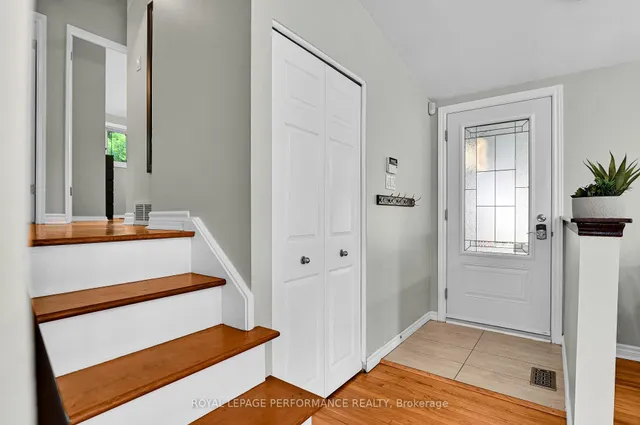 2376 Urbandale Dr, Ottawa 2