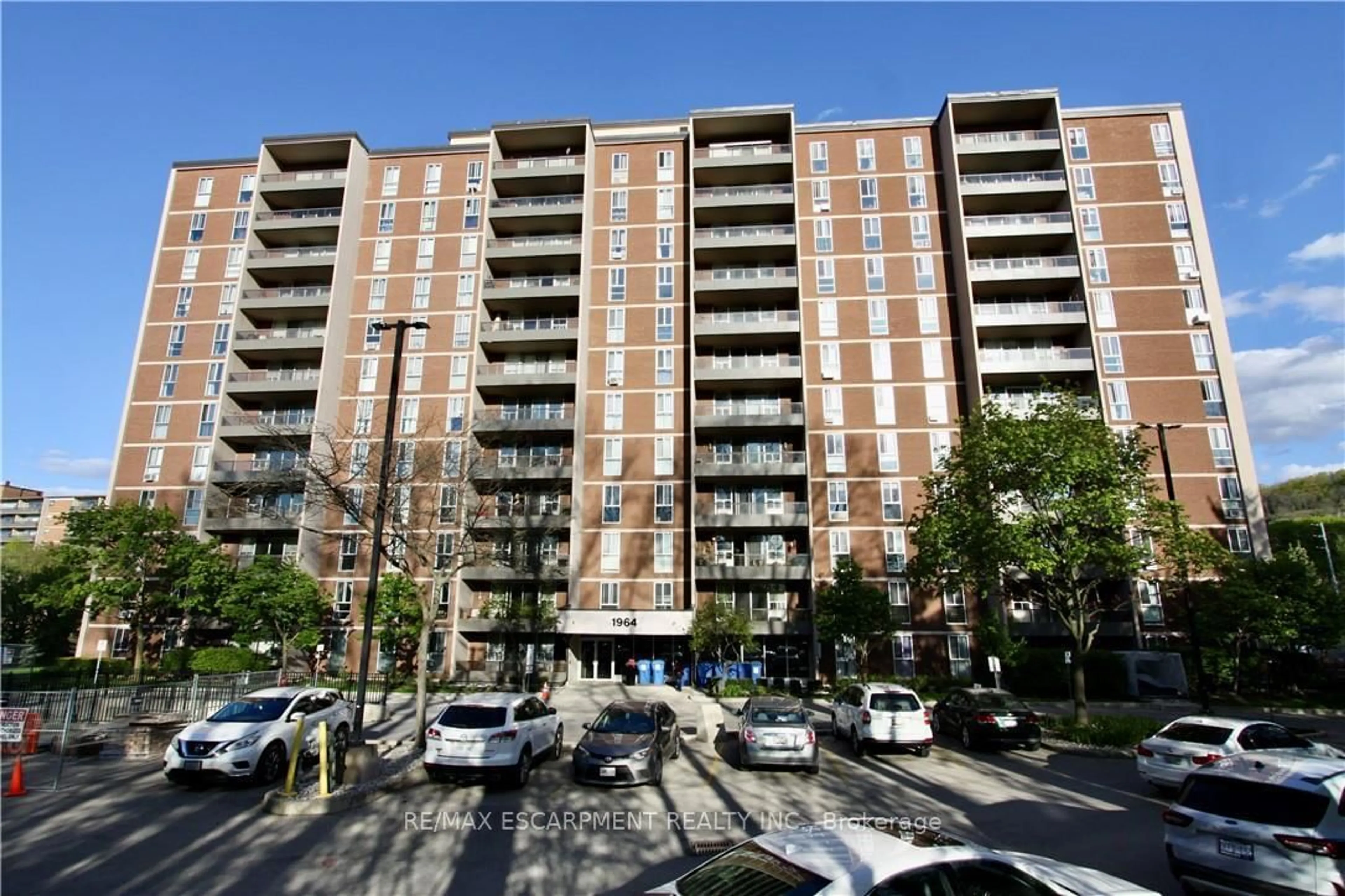 Unknown for 1964 Main St #802, Hamilton Ontario L8S 1J5