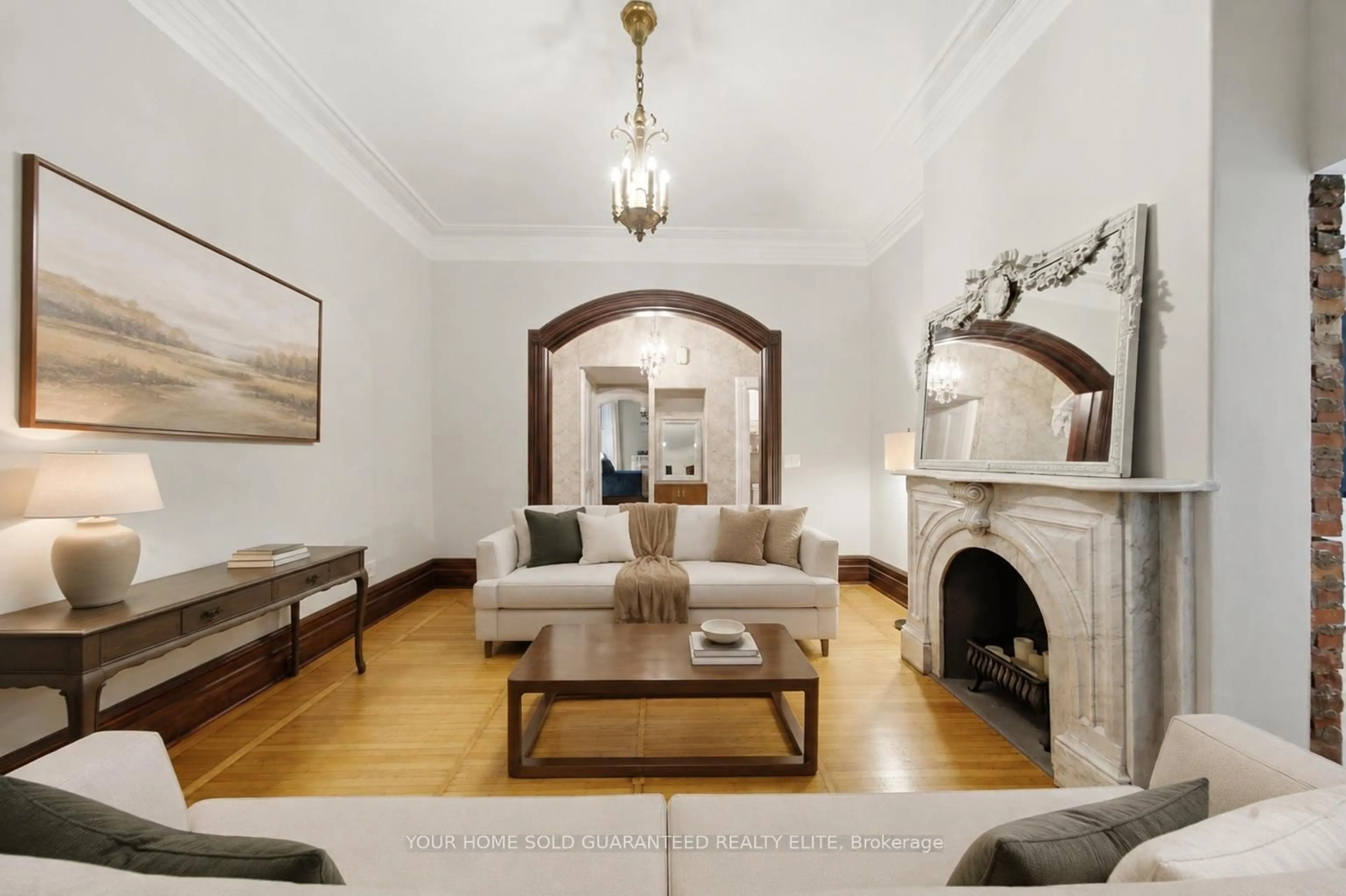 Living room with furniture, unknown for 347 Queen St, Hamilton Ontario L8P 2P7