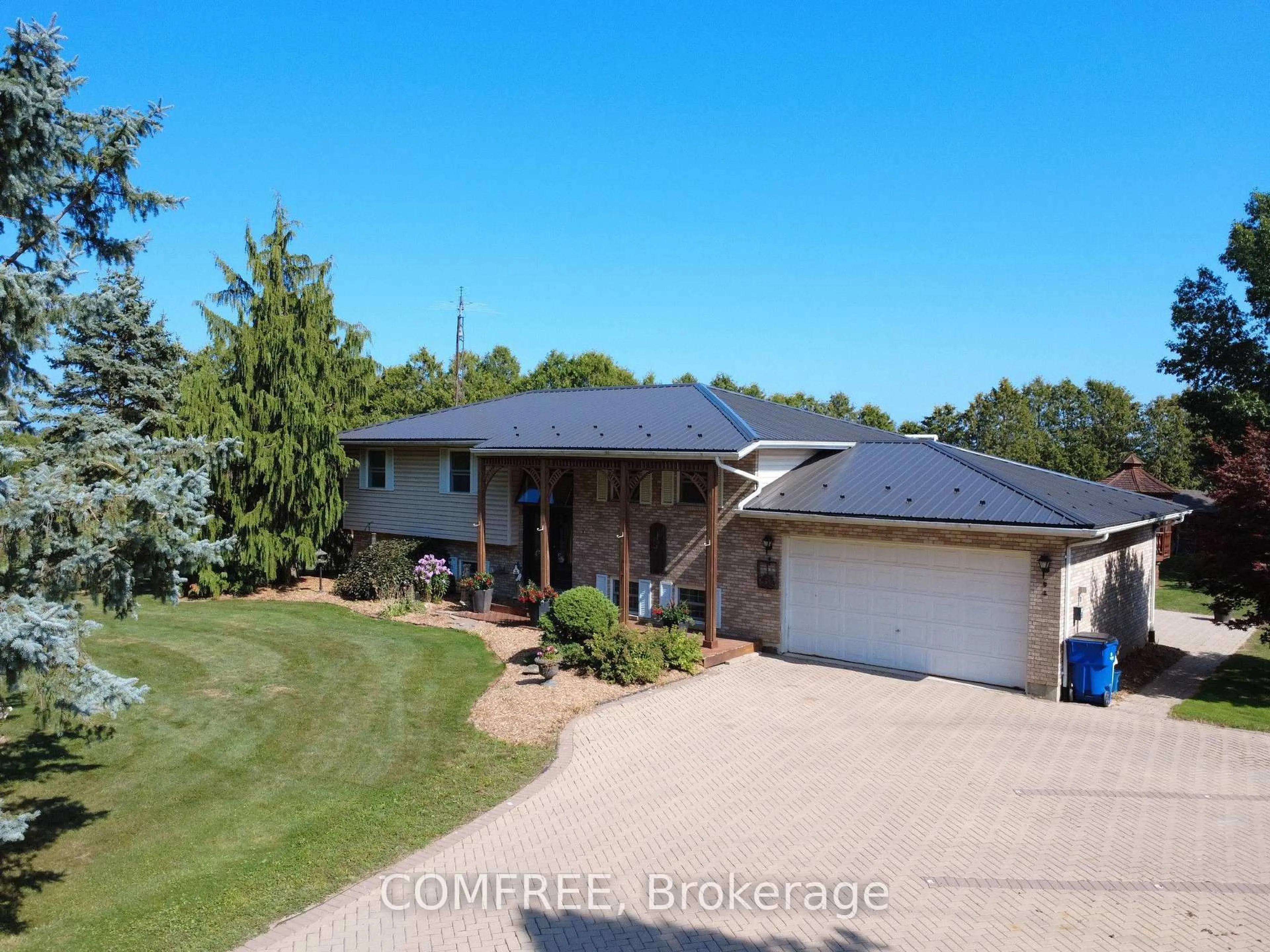 A pic from outside/outdoor area/front of a property/back of a property/a pic from drone, water/lake/river/ocean view for 9104 Mc Dowell Line, Chatham-Kent Ontario N7M 5J4