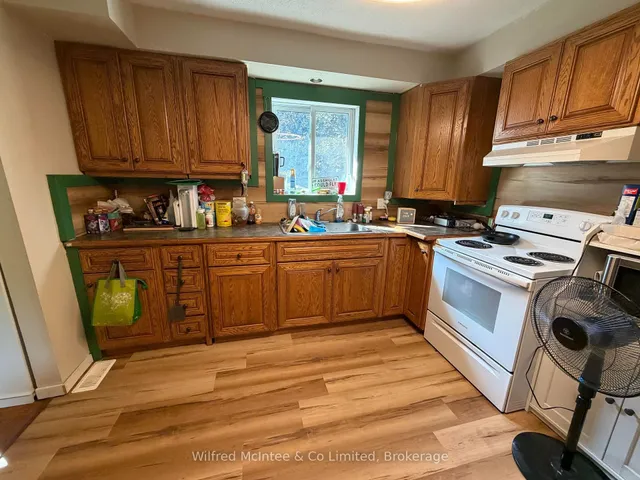 2 Parkview Crt, Brockton 2