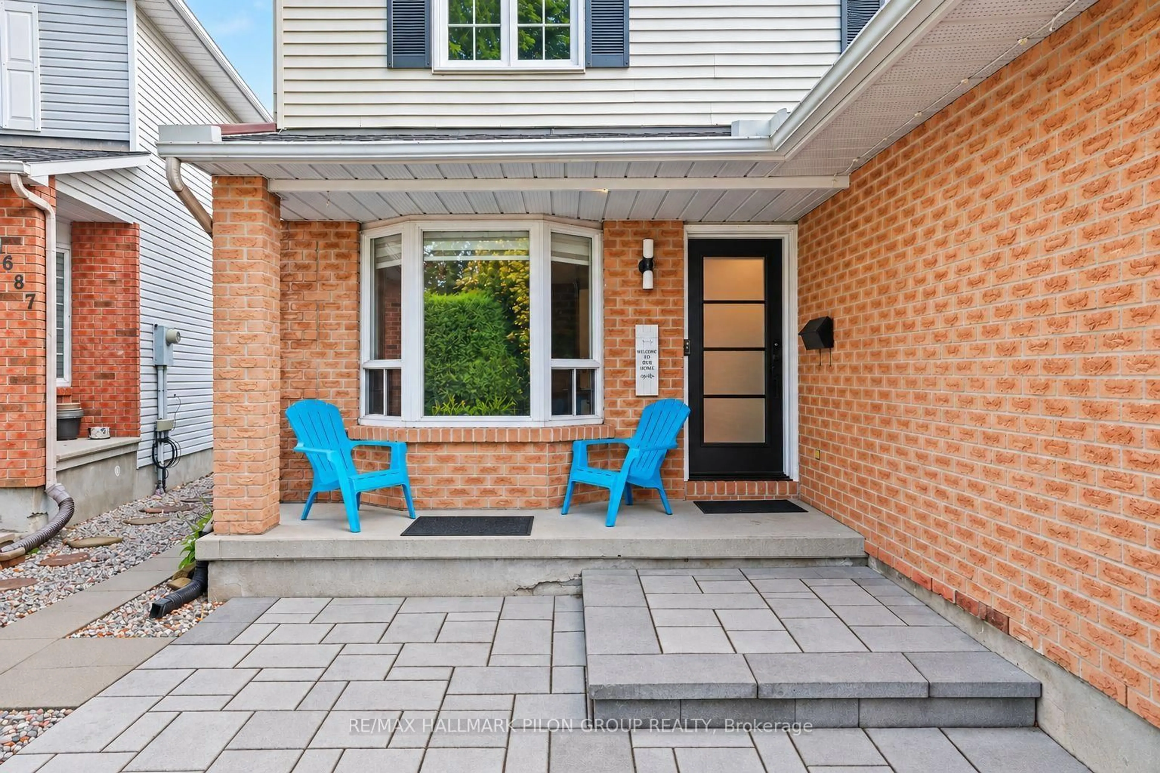 Home with brick exterior material, street for 1689 Champneuf Dr, Ottawa Ontario K1C 4V1