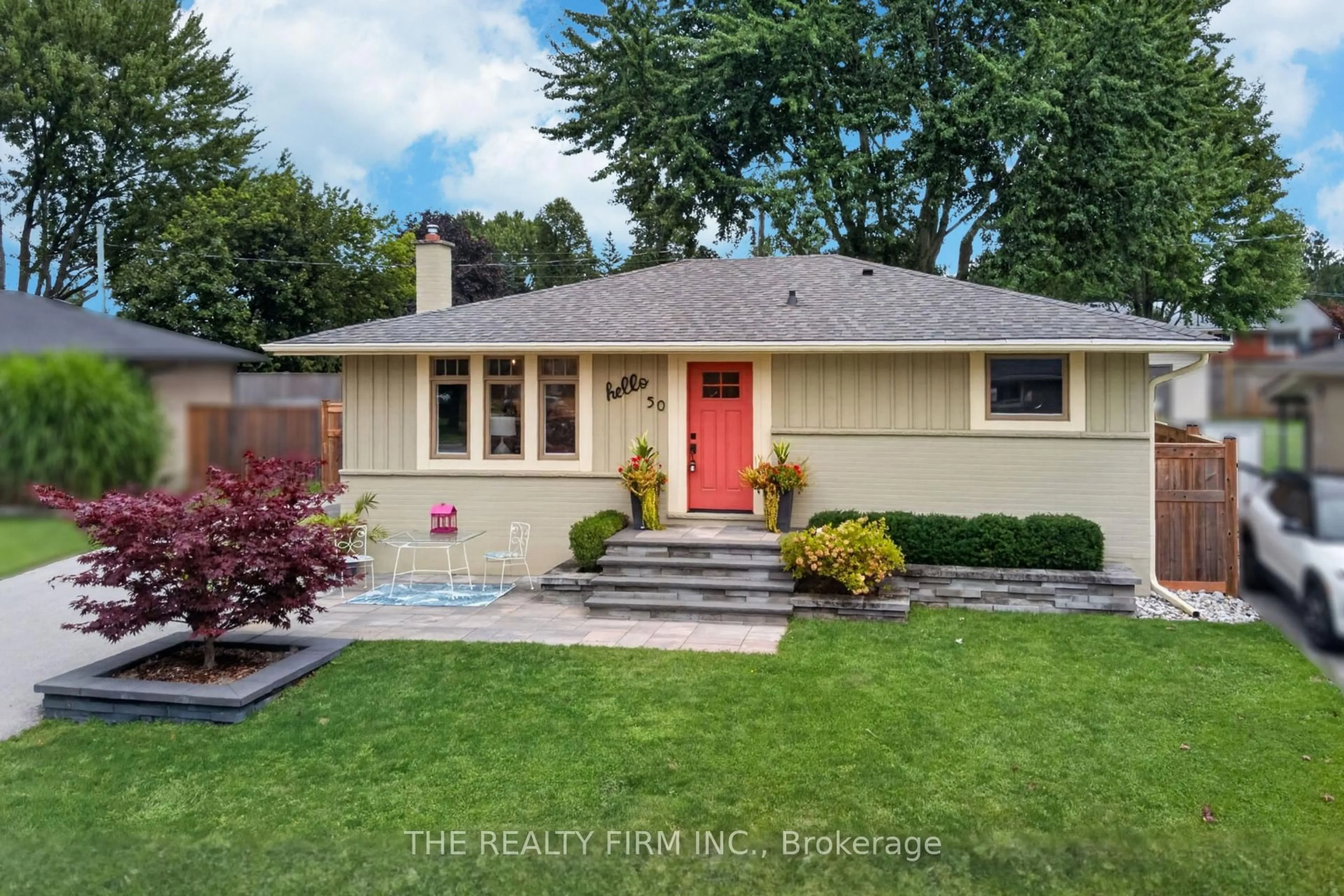 Home with vinyl exterior material, street for 50 Sparta St, St. Thomas Ontario N5R 5G9