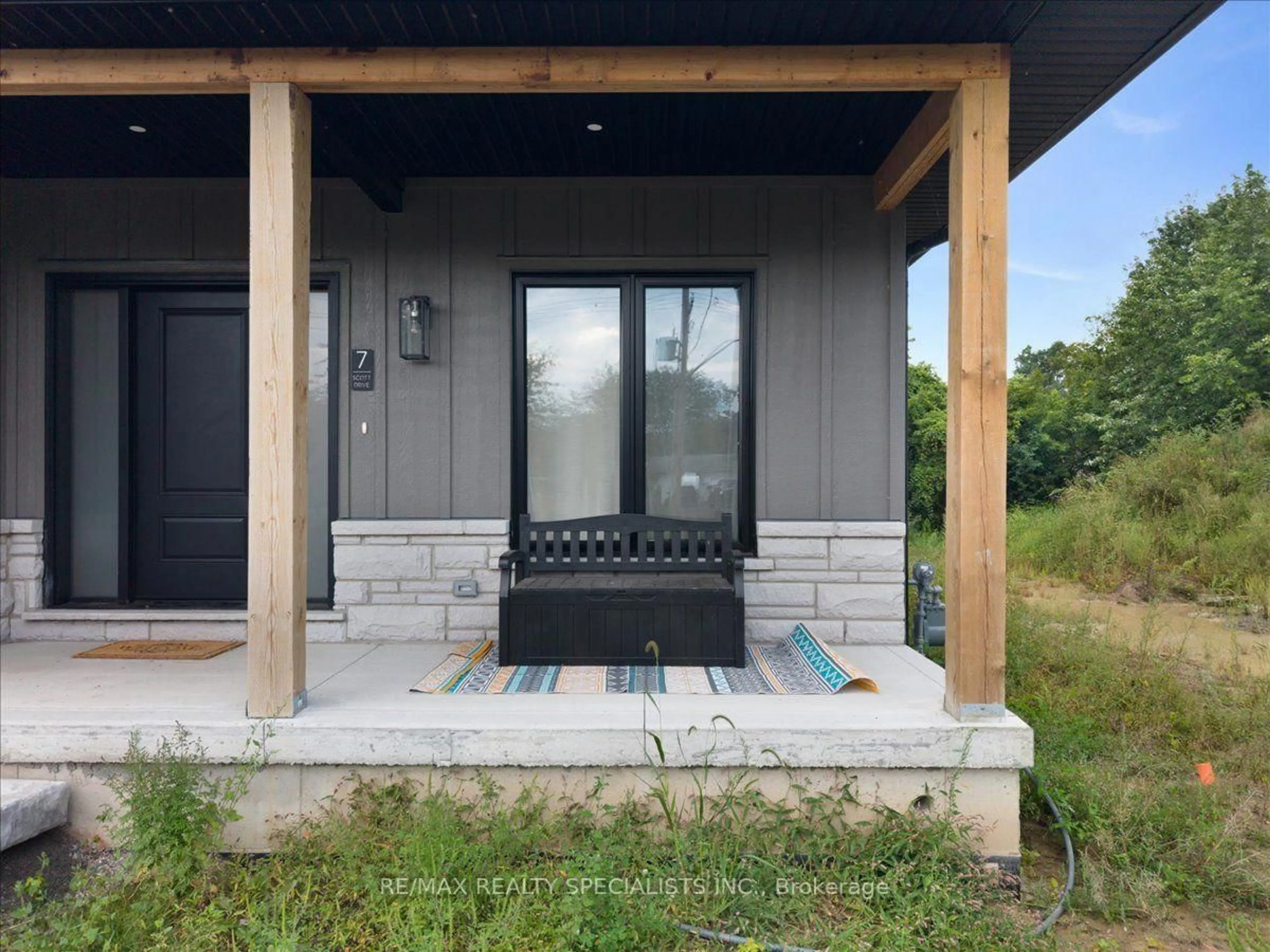 Patio, unknown for 7 Scott Dr, Norfolk Ontario N0A 1N7