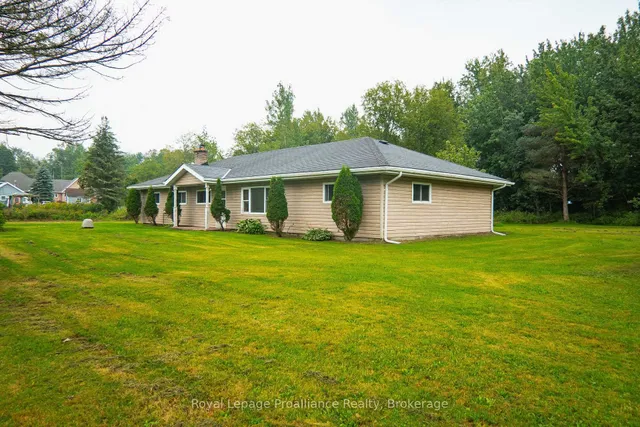 309 Gardenville Rd, Prince Edward County 3