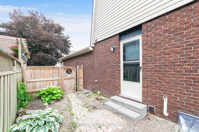 218 Angeline St, Kawartha Lakes 5