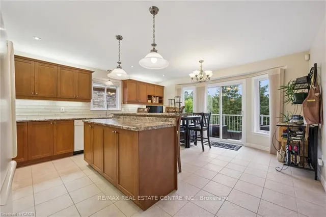 555 Killbear Crt, Waterloo 5