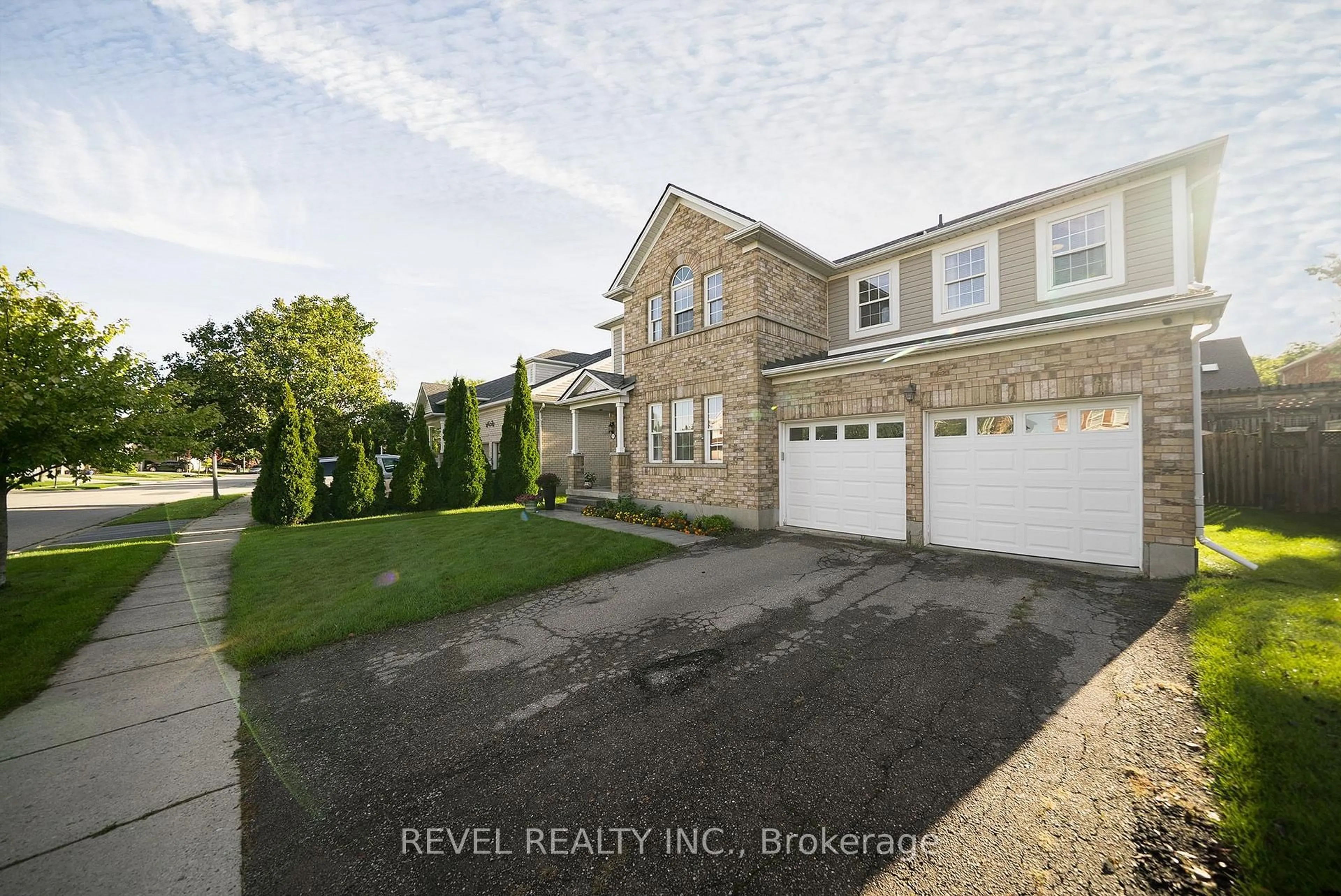 A pic from outside/outdoor area/front of a property/back of a property/a pic from drone, street for 51 Webb Ave, Brantford Ontario N3T 6S6