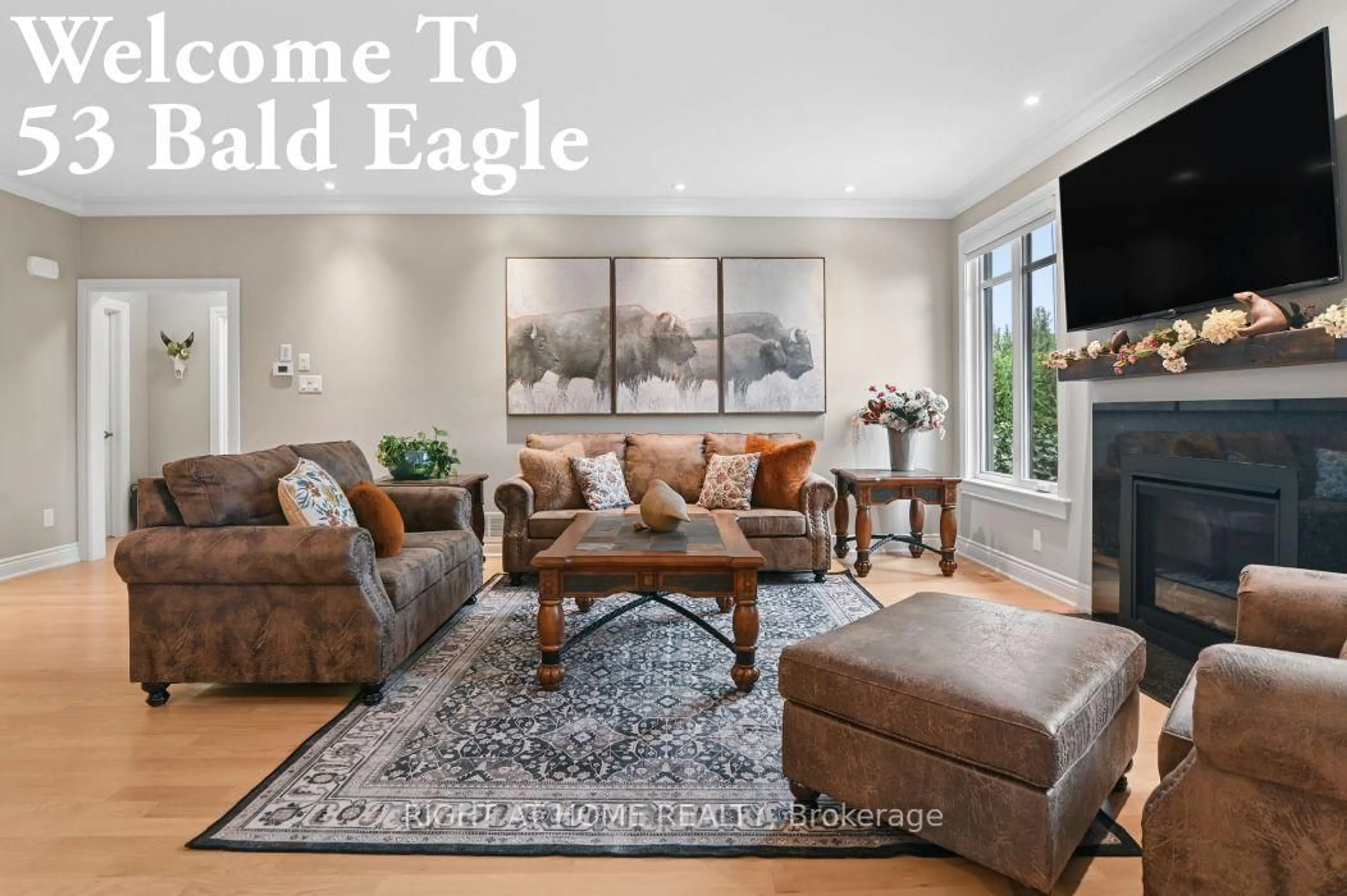 Living room with furniture, unknown for 53 Bald Eagle Cres, Richmond Ontario K0A 2Z0