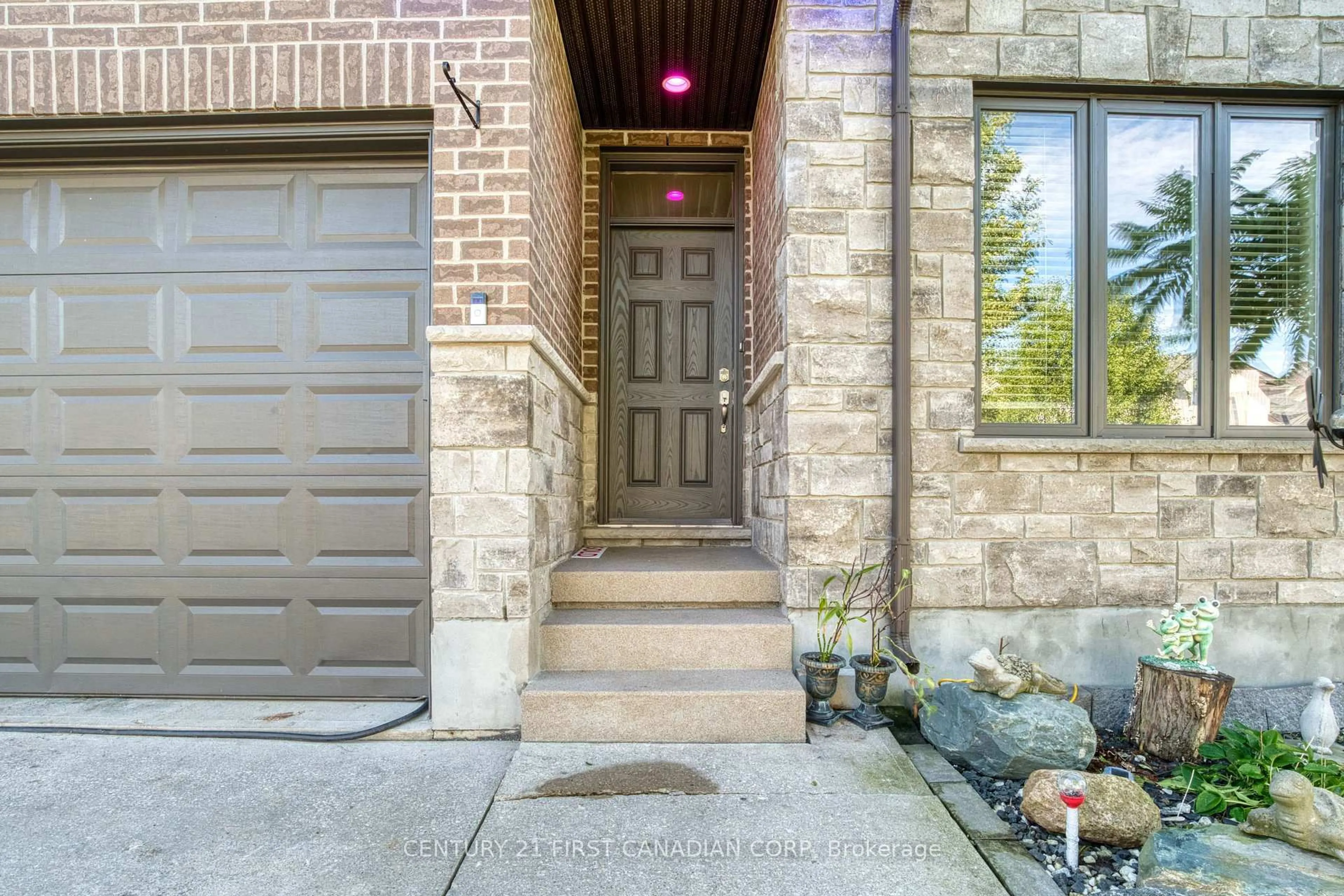 Unknown for 777 Apricot Dr #34, London South Ontario N6K 5B3