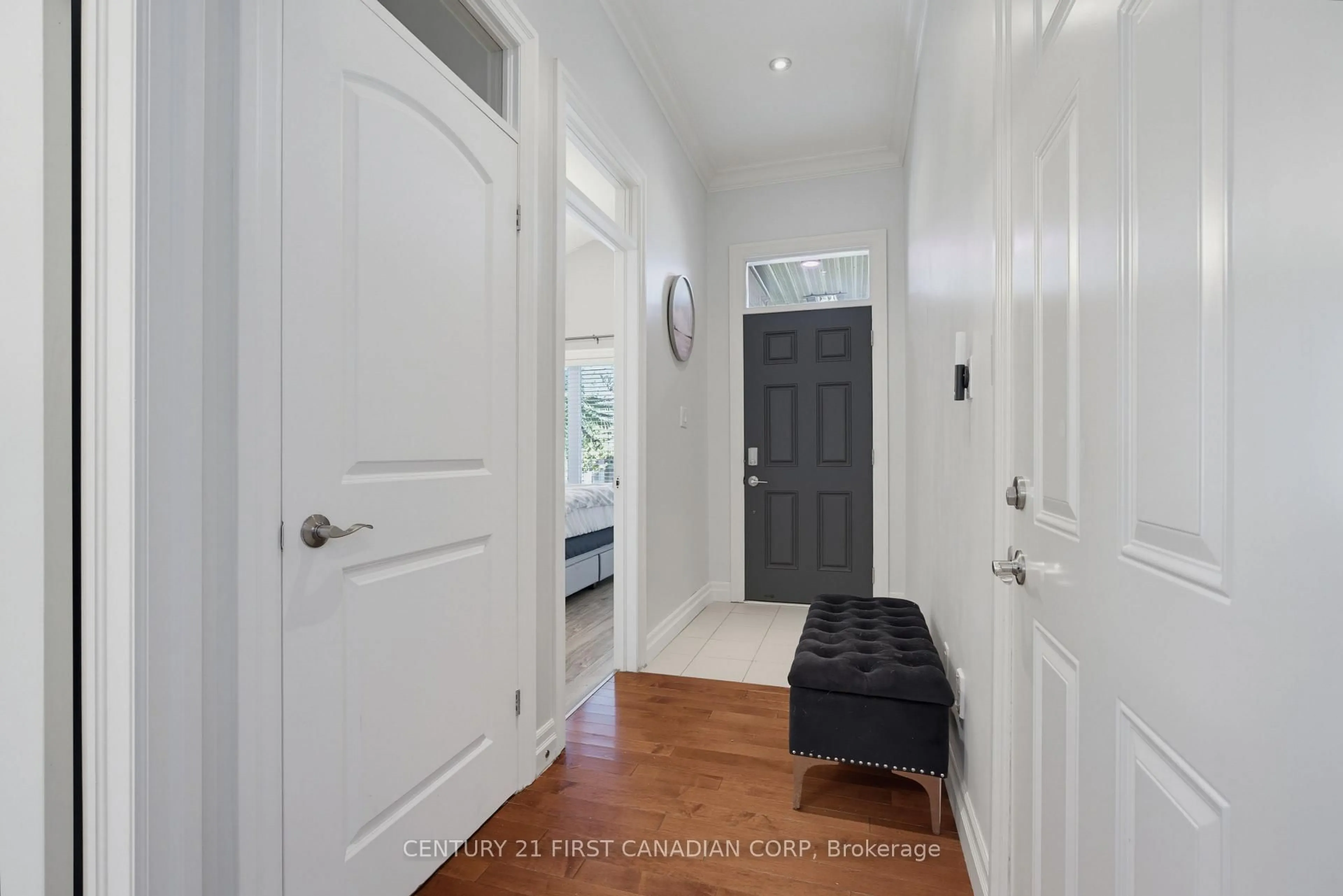 Indoor entryway for 777 Apricot Dr #34, London South Ontario N6K 5B3