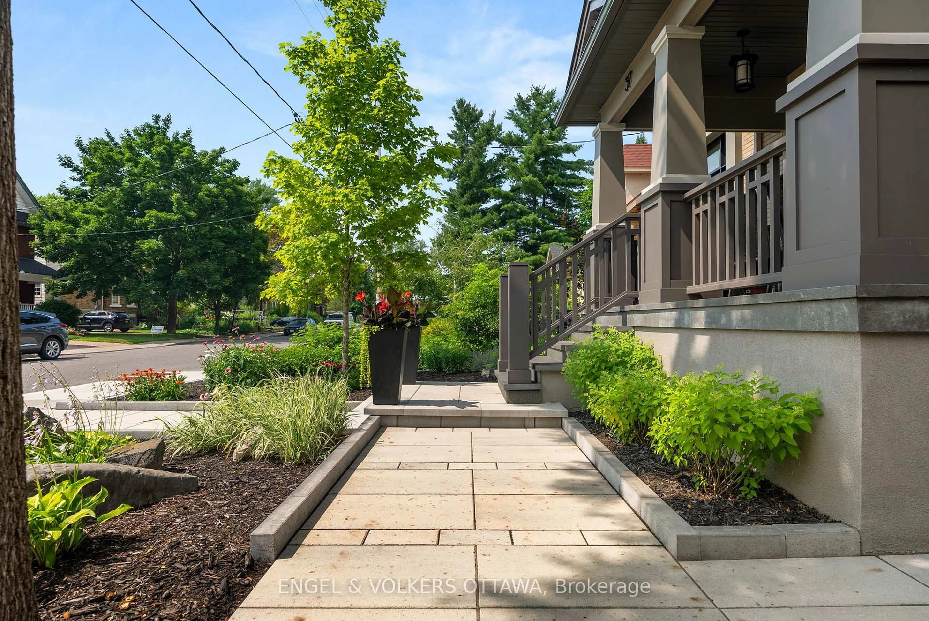 Patio, street for 37 Clarendon Ave, Ottawa Ontario K1Y 0P3