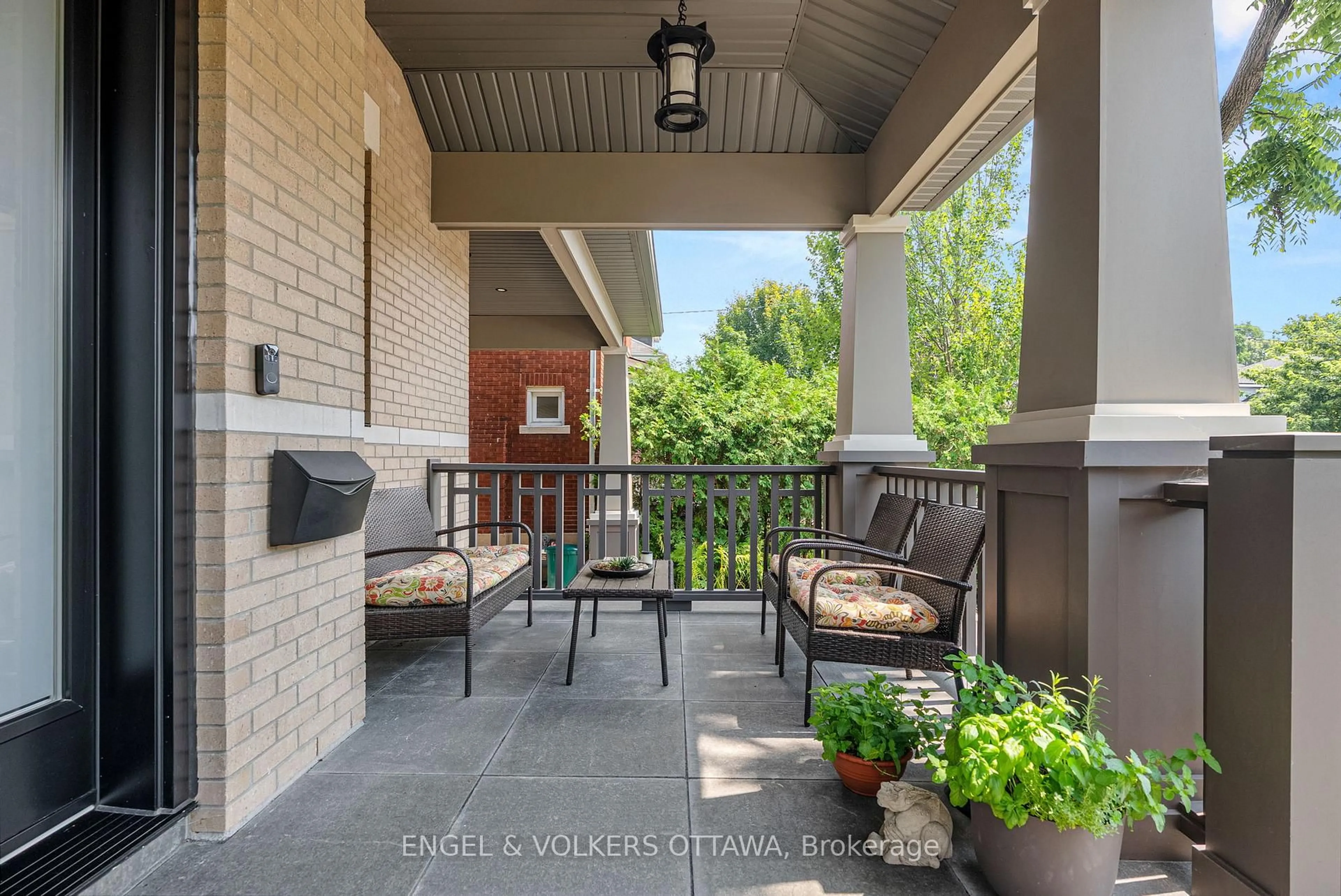 Patio, street for 37 Clarendon Ave, Ottawa Ontario K1Y 0P3