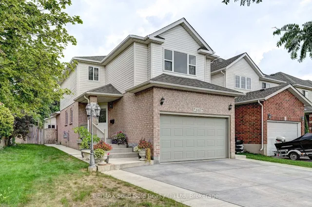 447 Hidden Creek Dr, Kitchener 2