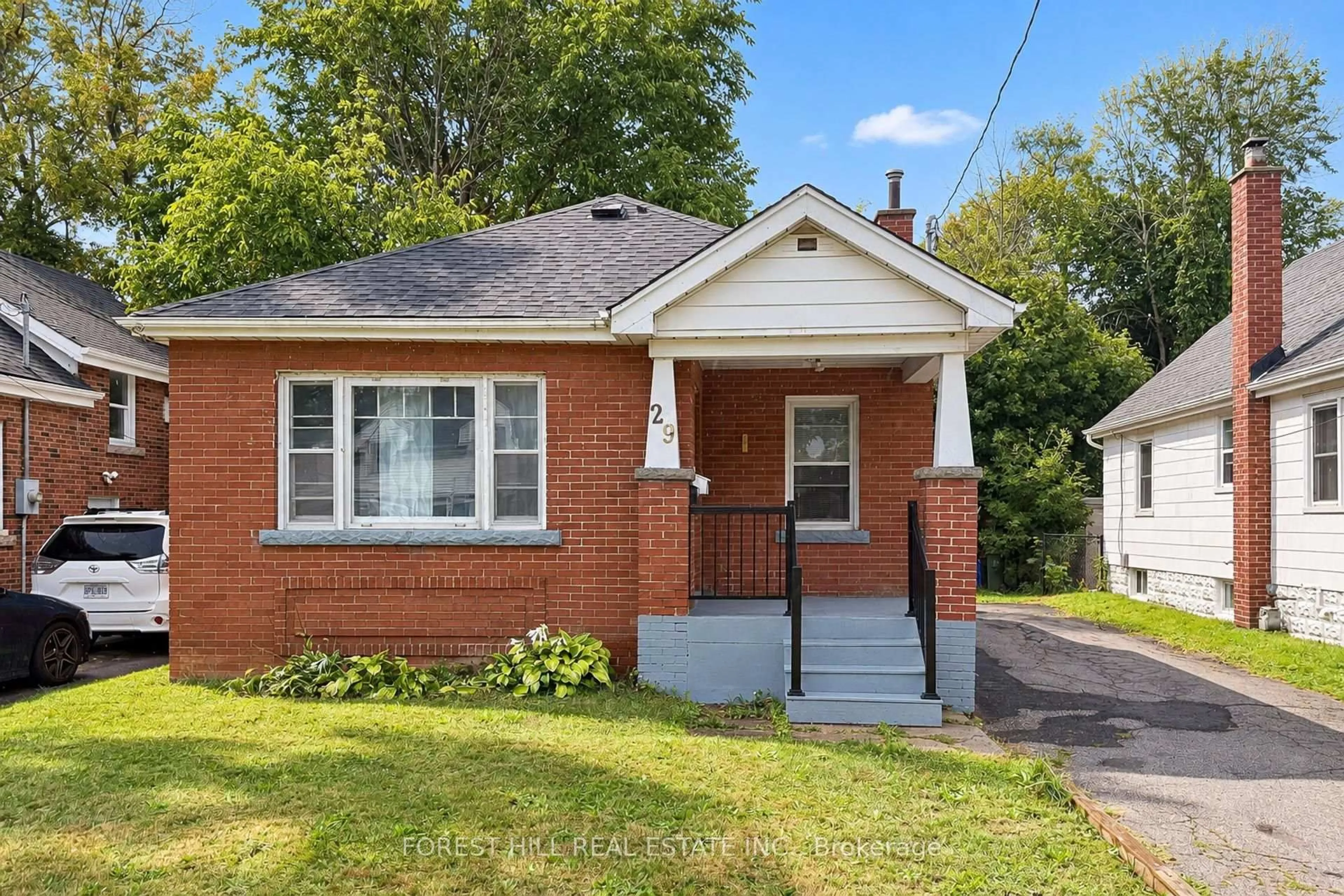 Home with brick exterior material, street for 29 Thorndale St, Hamilton Ontario L8S 3A7