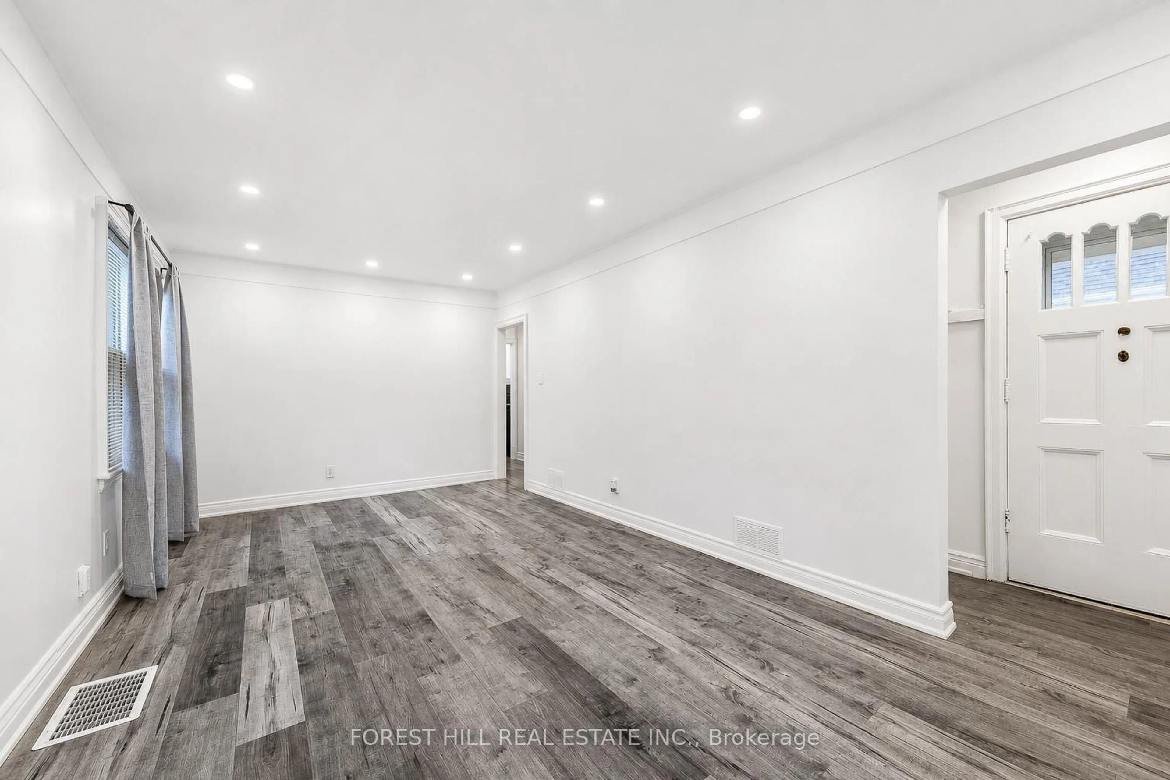 A pic of a room for 29 Thorndale St, Hamilton Ontario L8S 3A7