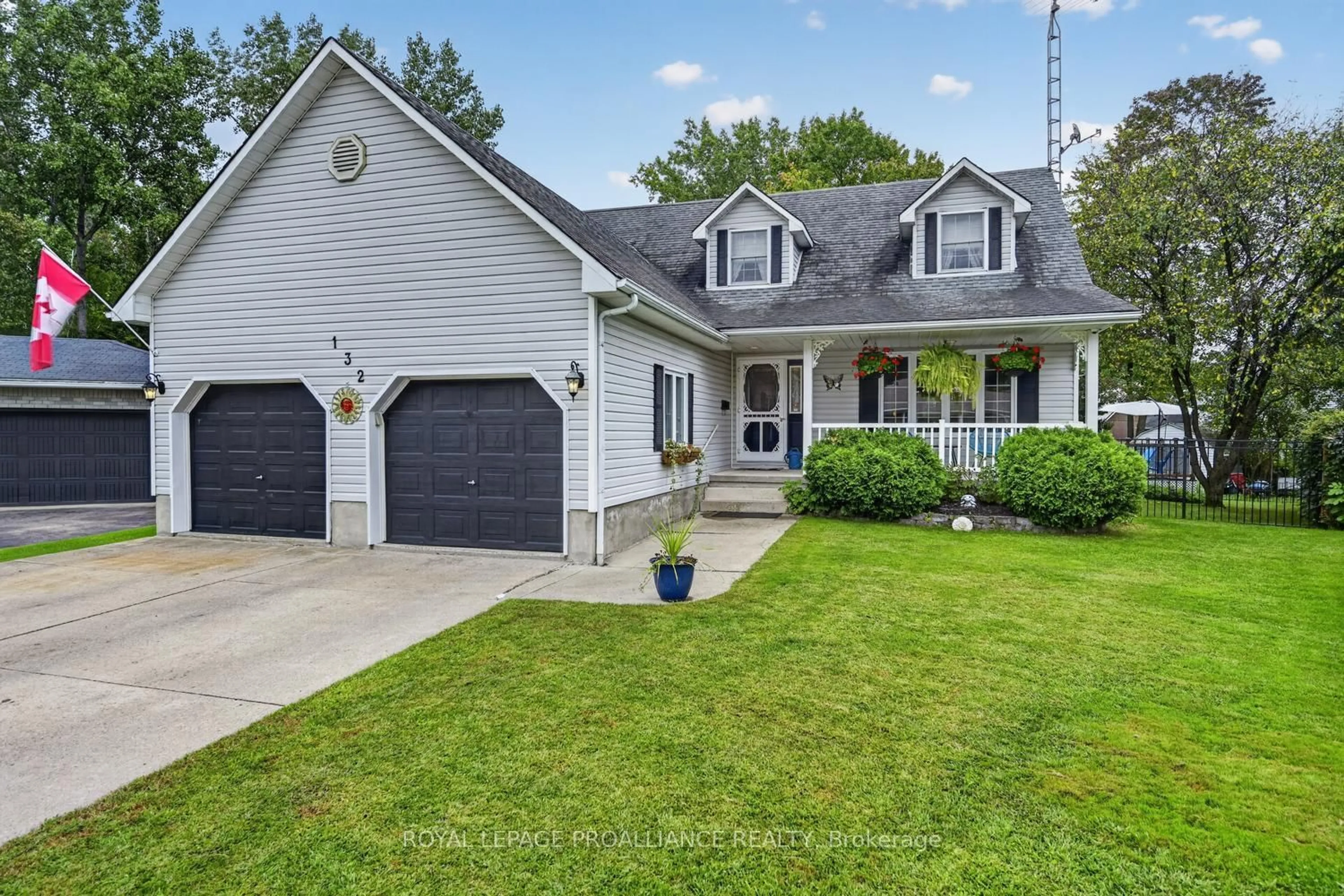 Home with vinyl exterior material, street for 132 Kingston Cres, Prescott Ontario K0E 1T0