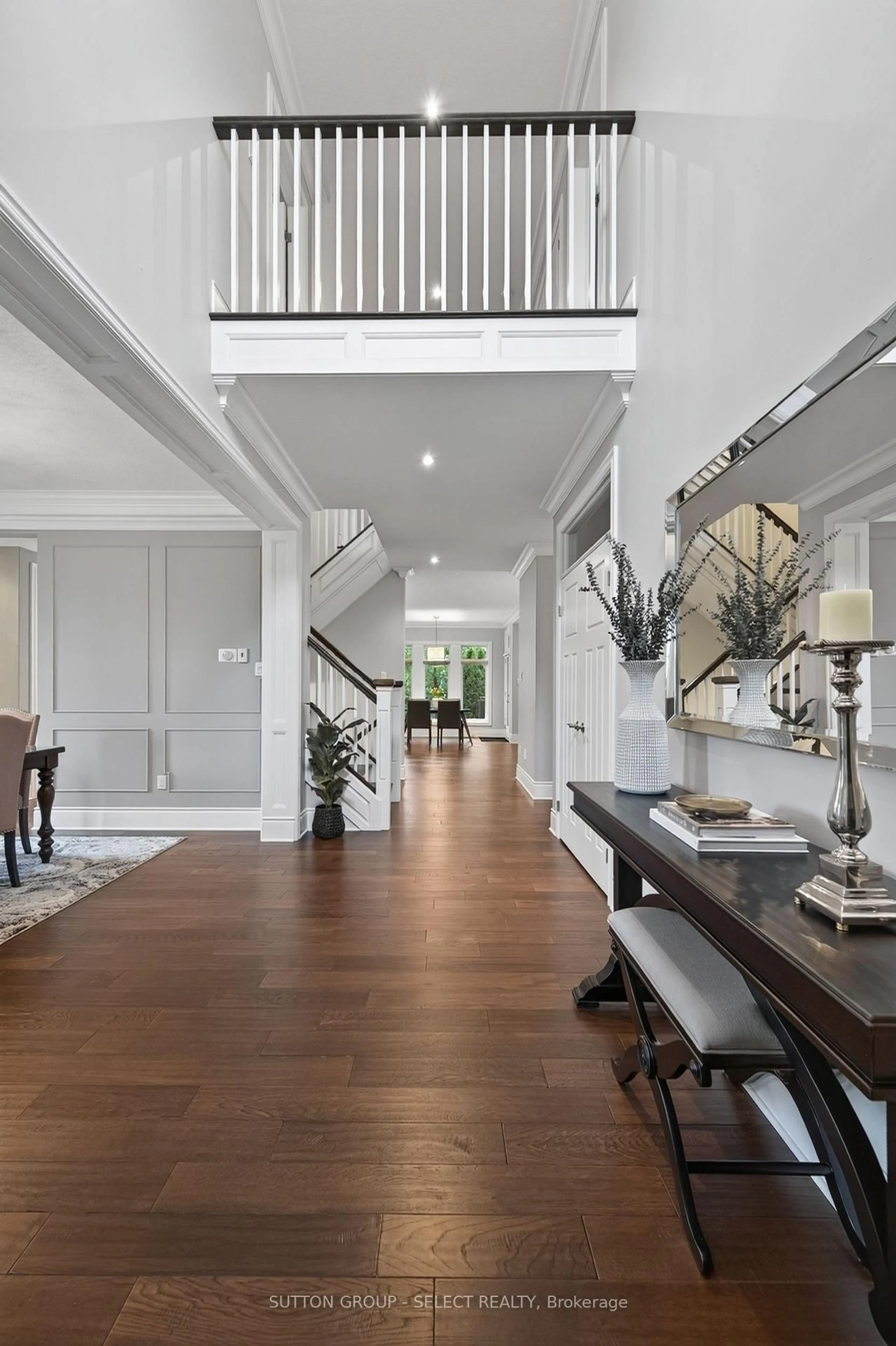 Indoor entryway for 881 Foxcreek Rd, London North Ontario N6G 0H1