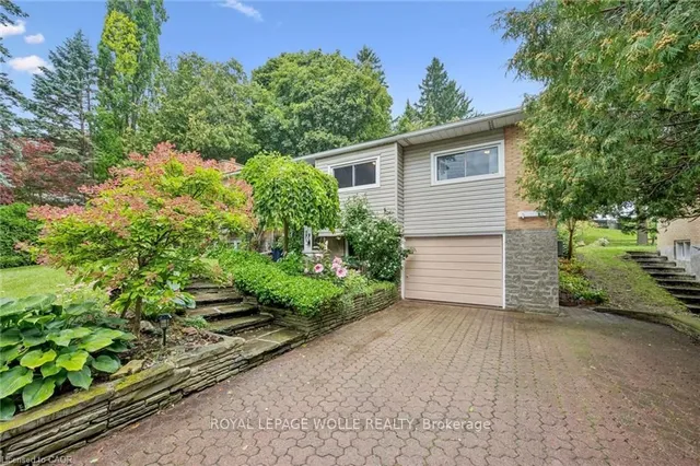 100 Forest Hill Dr, Kitchener 3