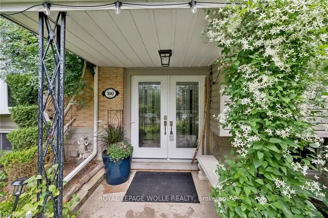 100 Forest Hill Dr, Kitchener 4