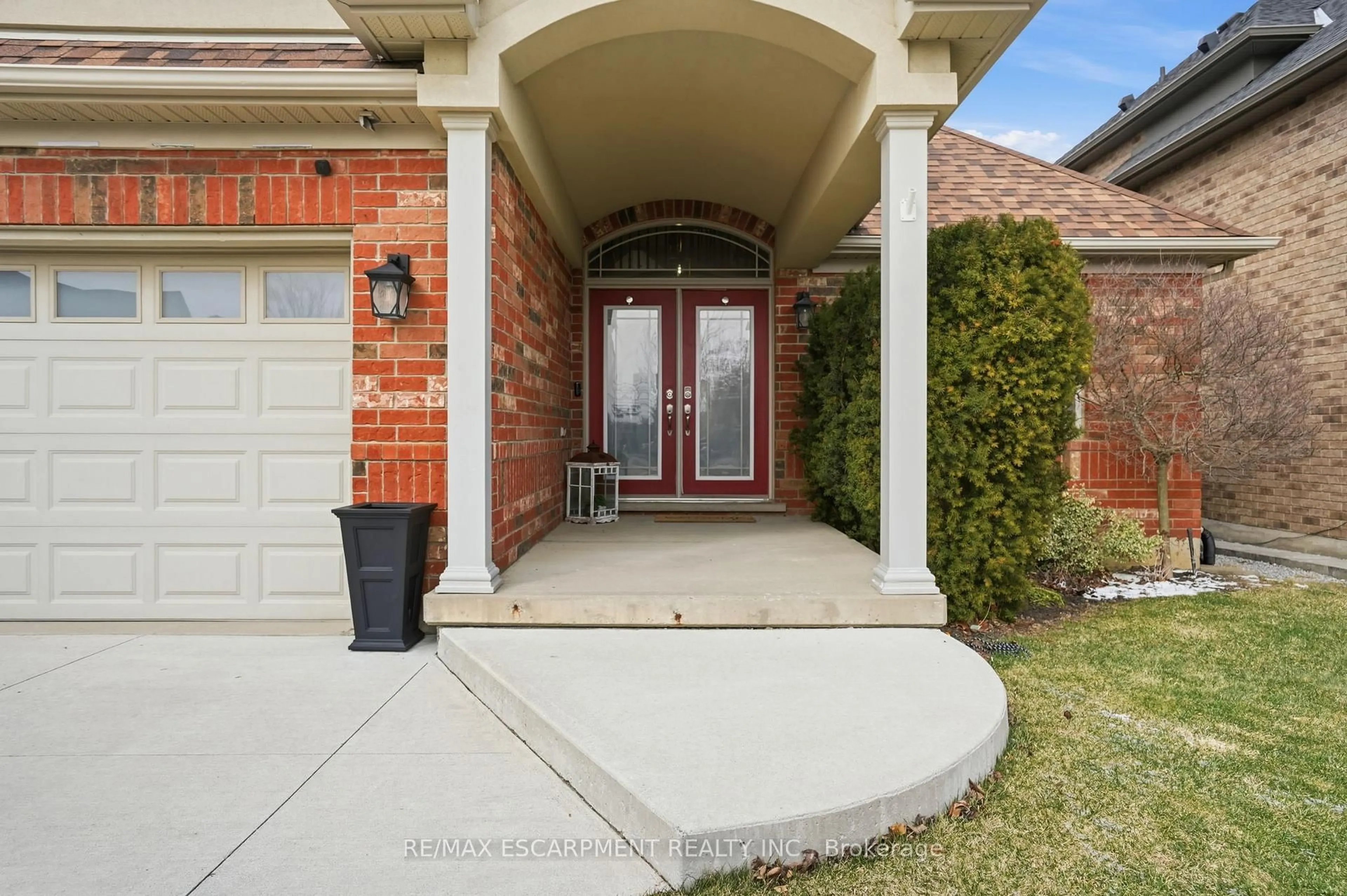 Home with brick exterior material, street for 160 Festival Way, Hamilton Ontario L0R 1C0