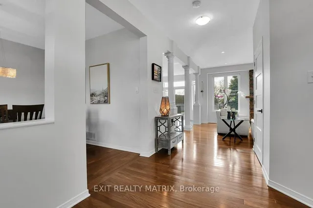 6949 Mary Anne Dr, Ottawa 4