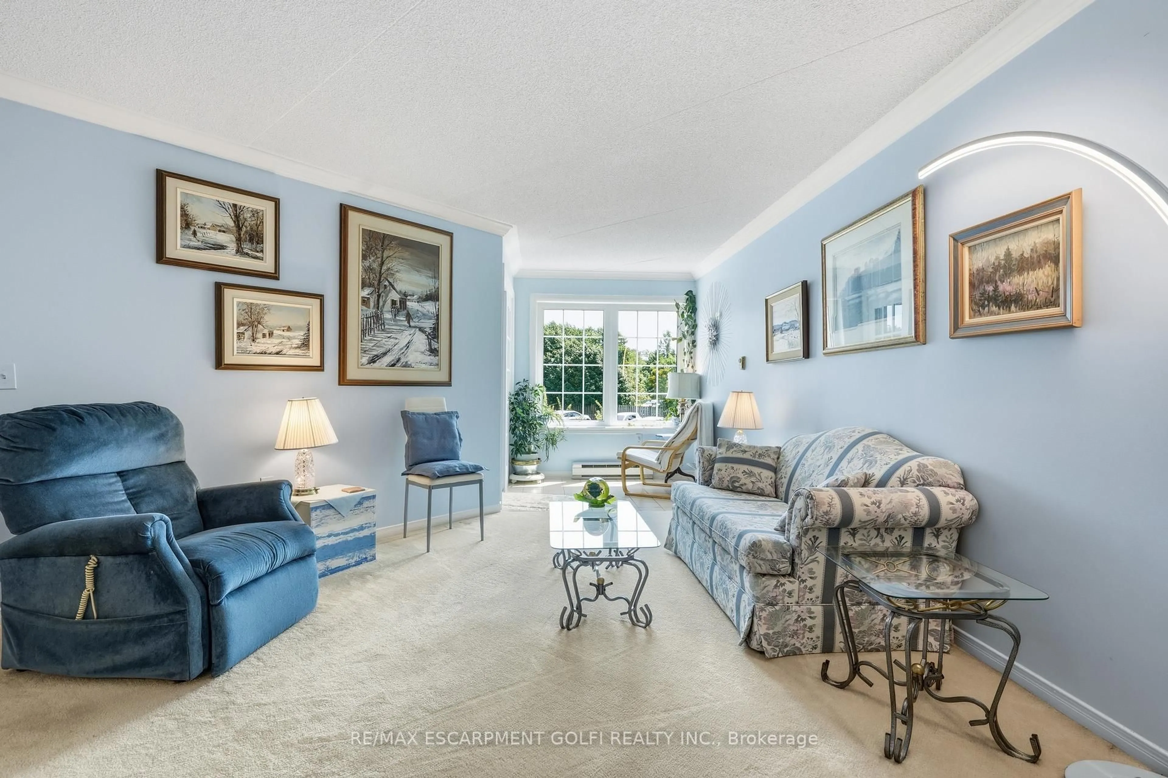 Living room with furniture, unknown for 3420 Frederick Ave #215, Lincoln Ontario L0R 2C0
