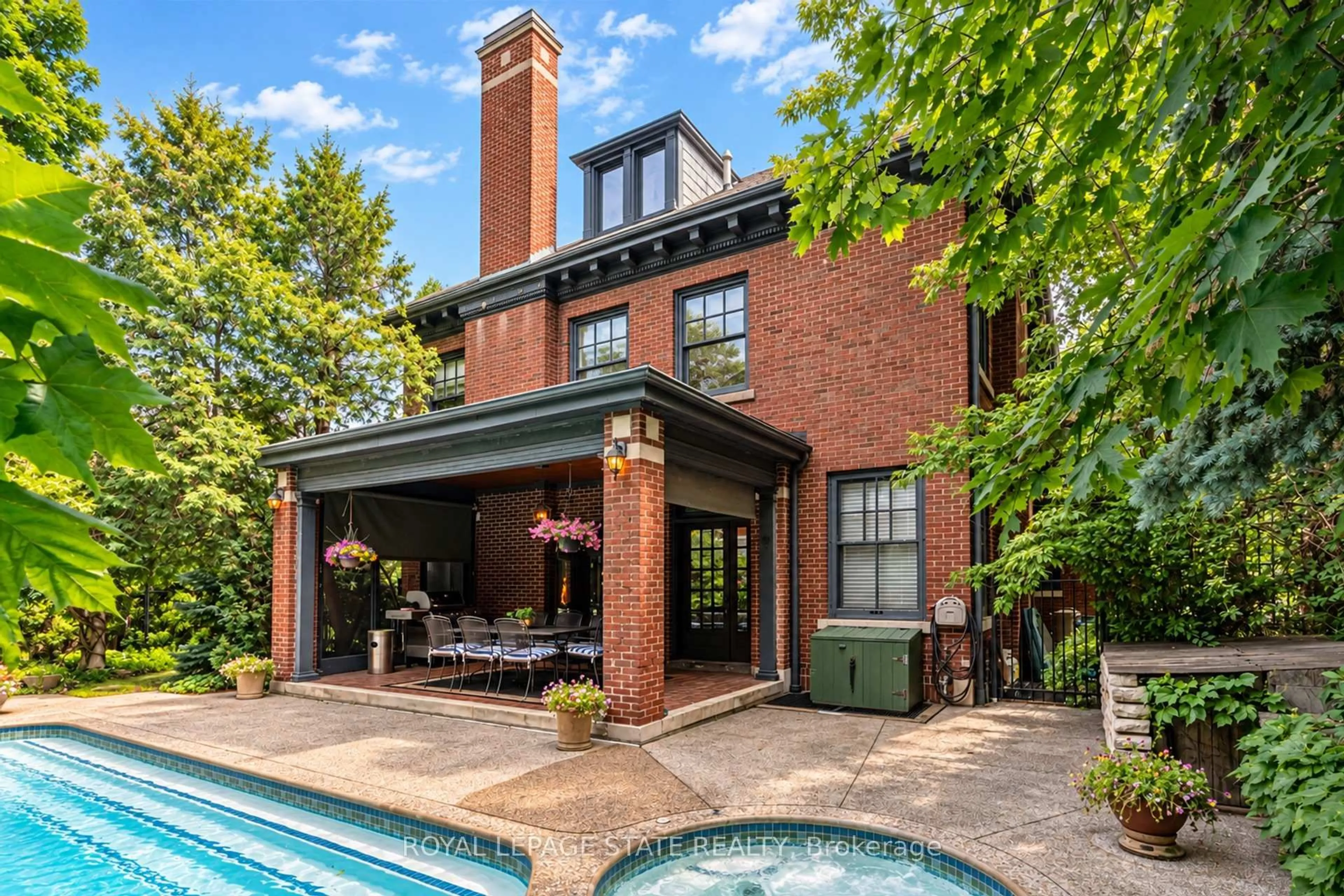 Home with brick exterior material, street for 5 Undercliffe Ave, Hamilton Ontario L8P 3G9