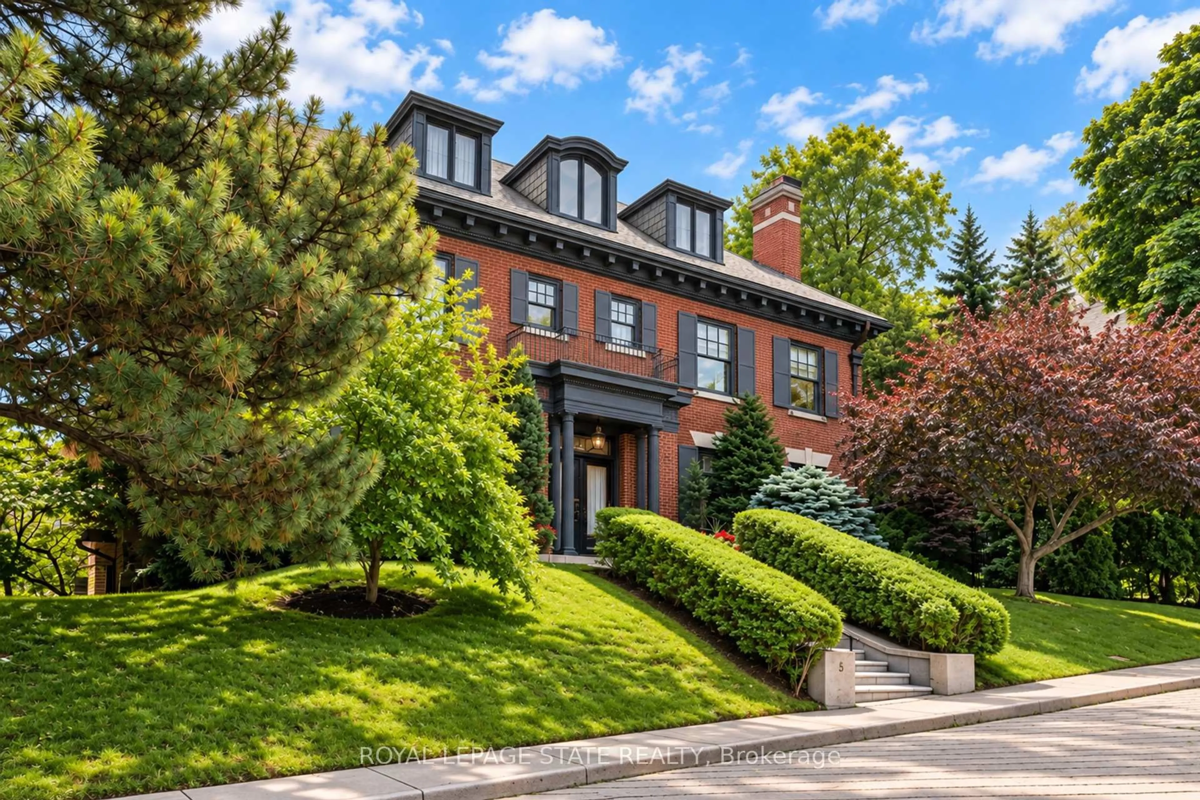 Home with brick exterior material, street for 5 Undercliffe Ave, Hamilton Ontario L8P 3G9