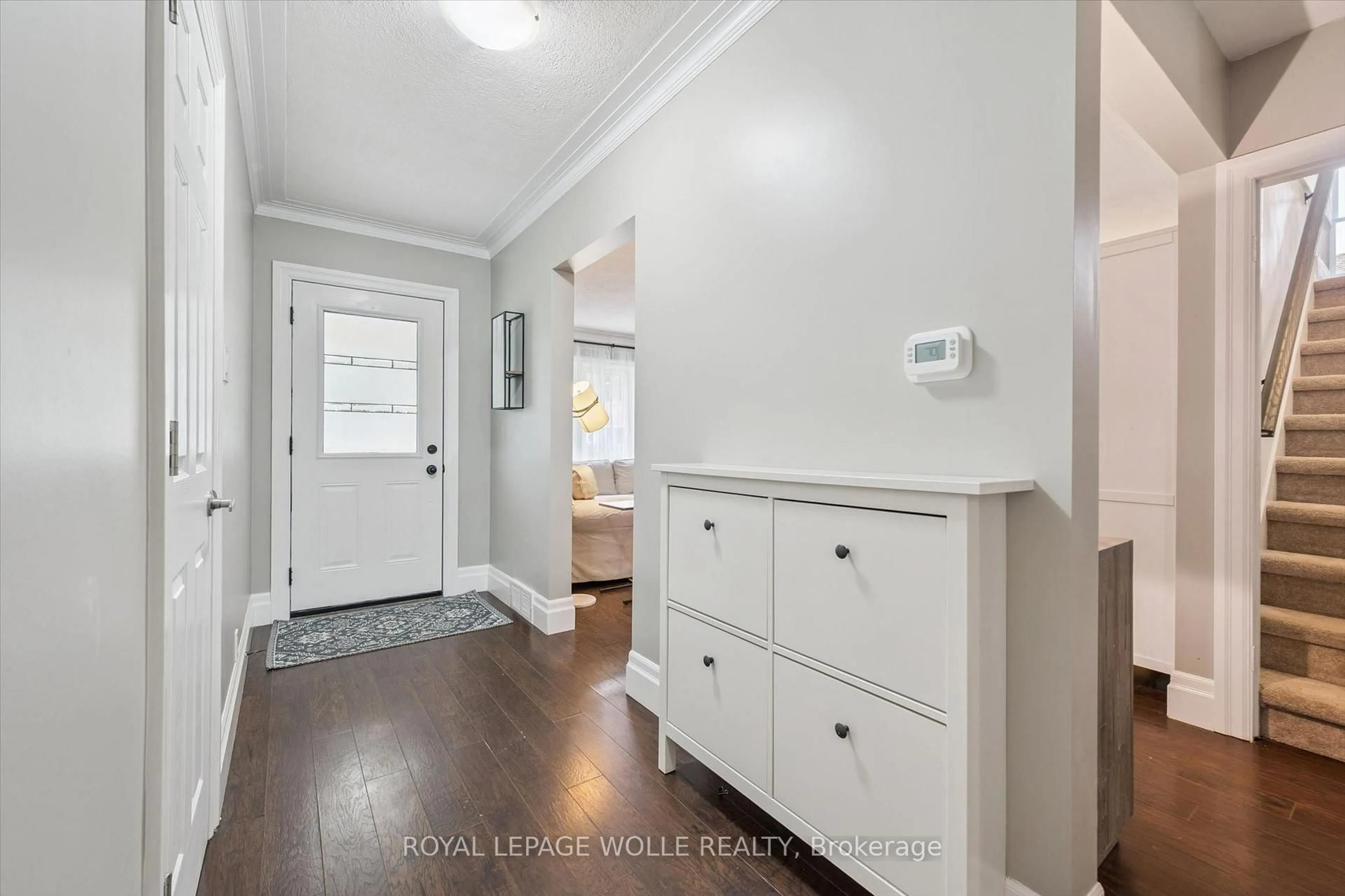 Indoor entryway for 190 East Ave, Kitchener Ontario N2H 1Z2