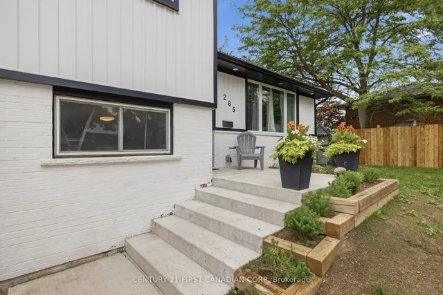 285 Panorama Cres, London South 4