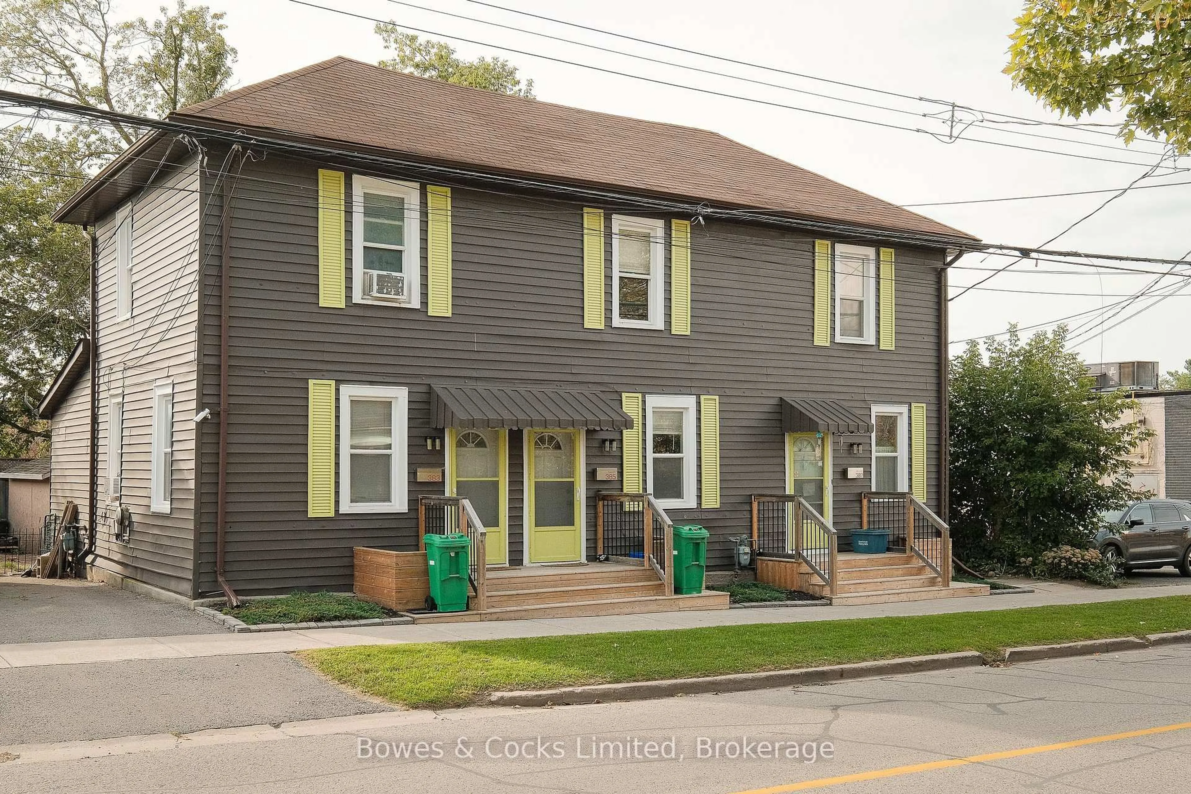 Home with vinyl exterior material, street for 383-387 Mark St, Peterborough Ontario K9H 1V8