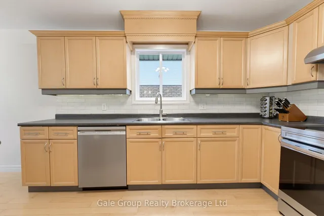471 Ontario St, Woodstock 5