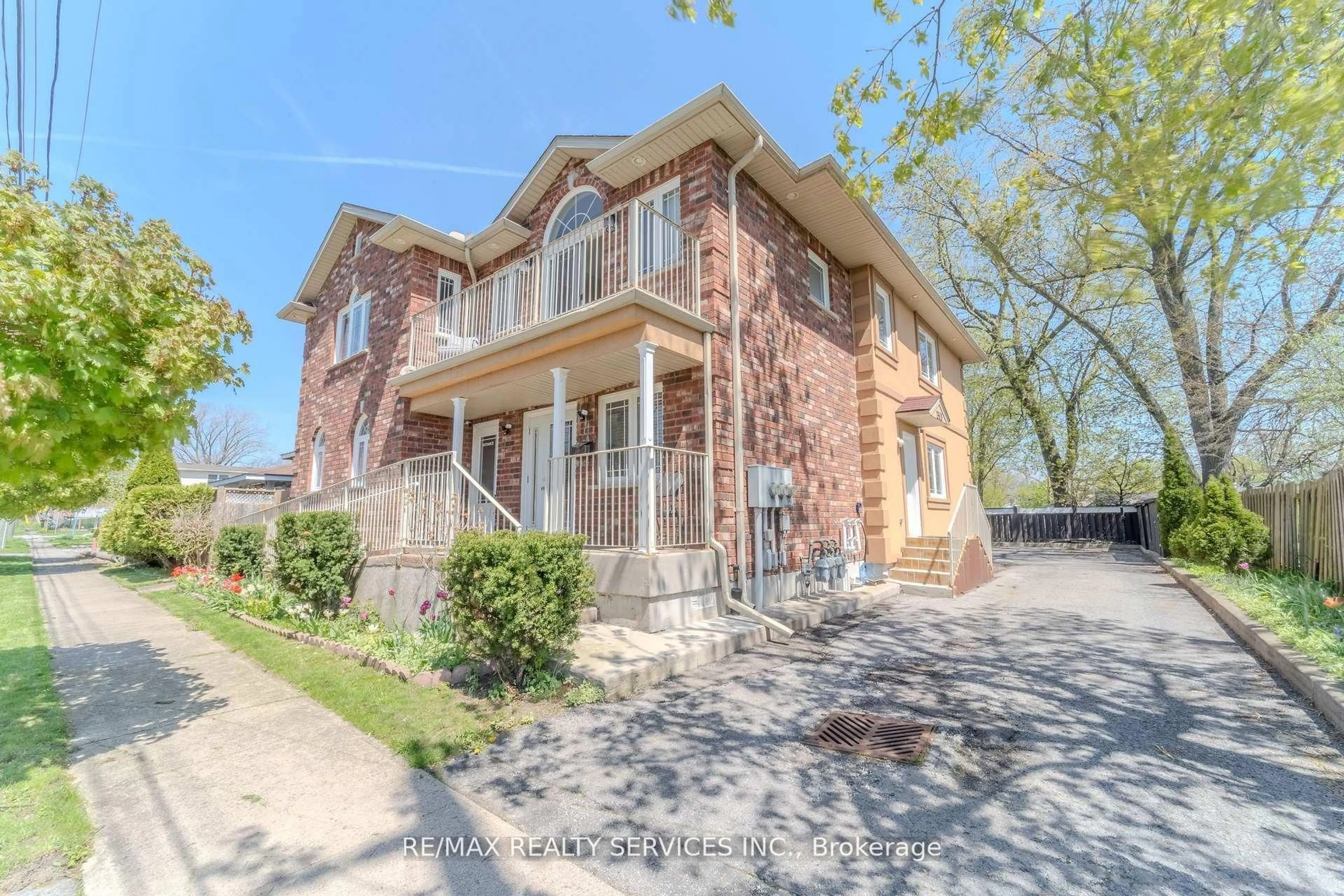 Home with brick exterior material, street for 8006 Norton St, Niagara Falls Ontario L2G 6R9