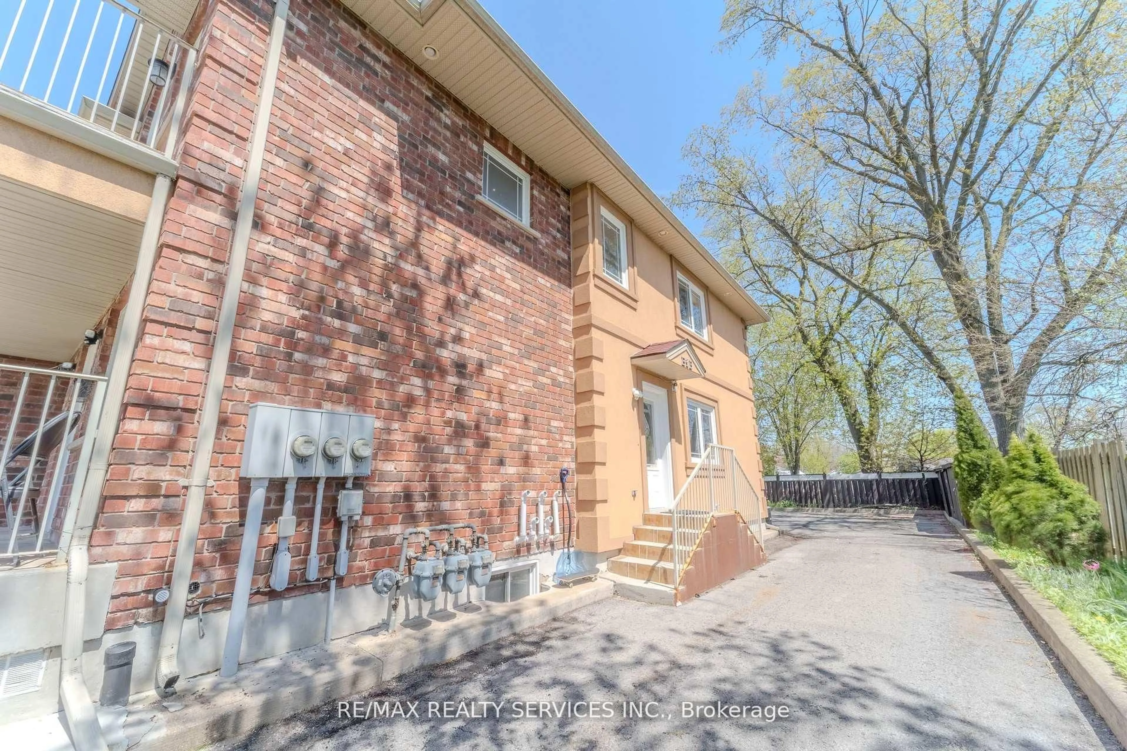 Home with brick exterior material, street for 8006 Norton St, Niagara Falls Ontario L2G 6R9