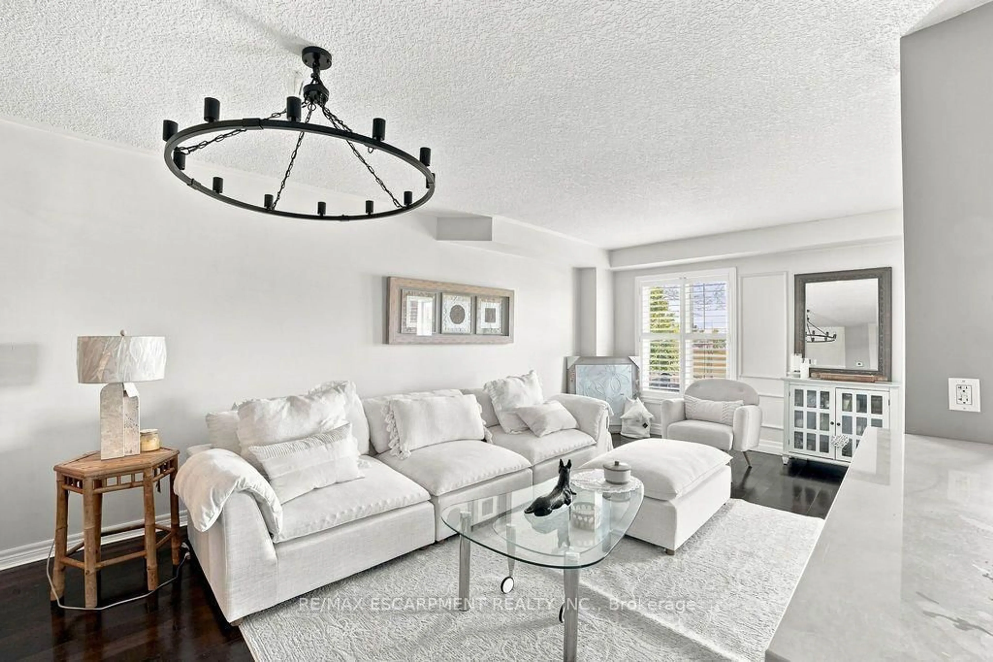 Living room with furniture, unknown for 336 Pinehill Dr, Hamilton Ontario L0R 1P0