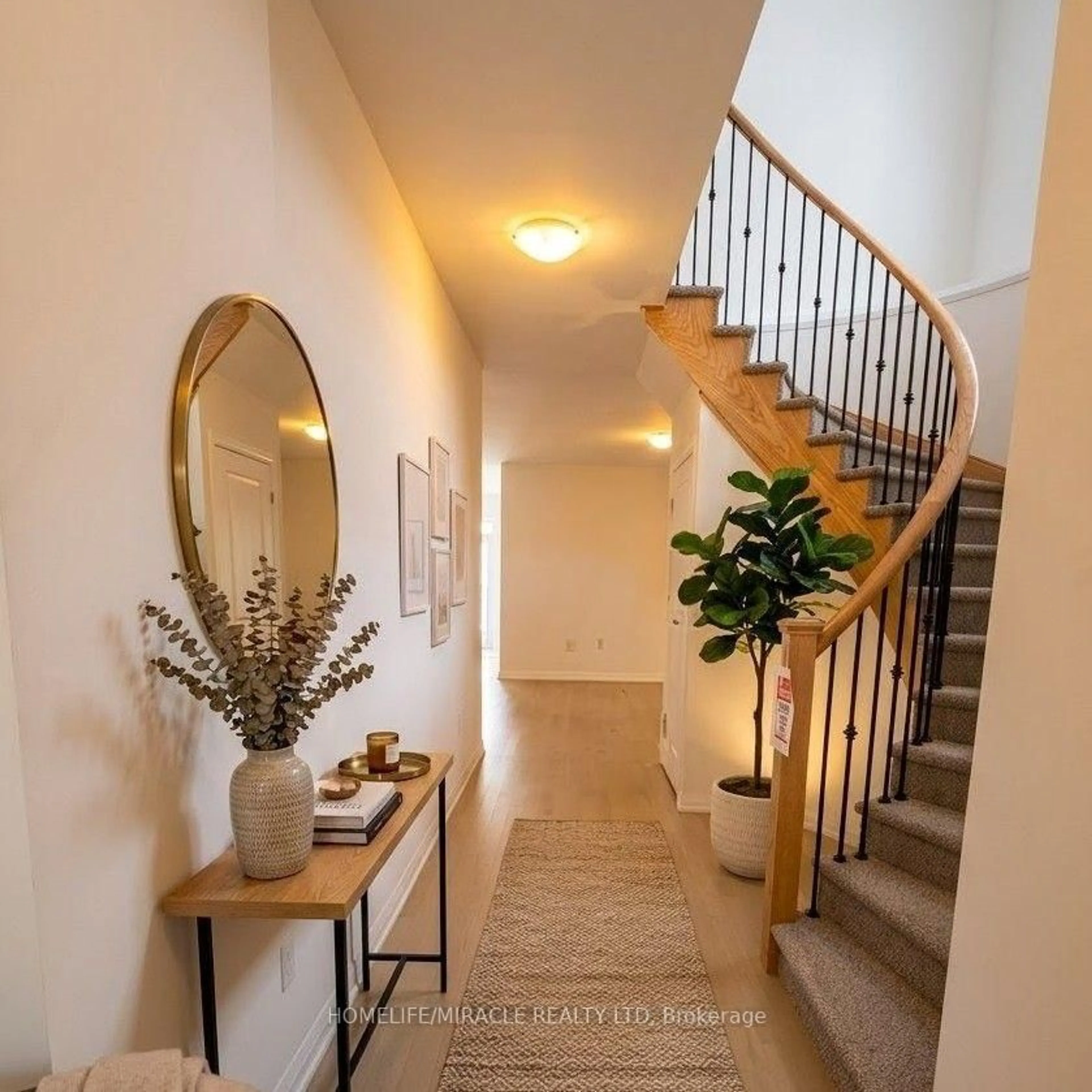 Indoor entryway for 109 Raftis St, Wellington North Ontario N0G 1A0