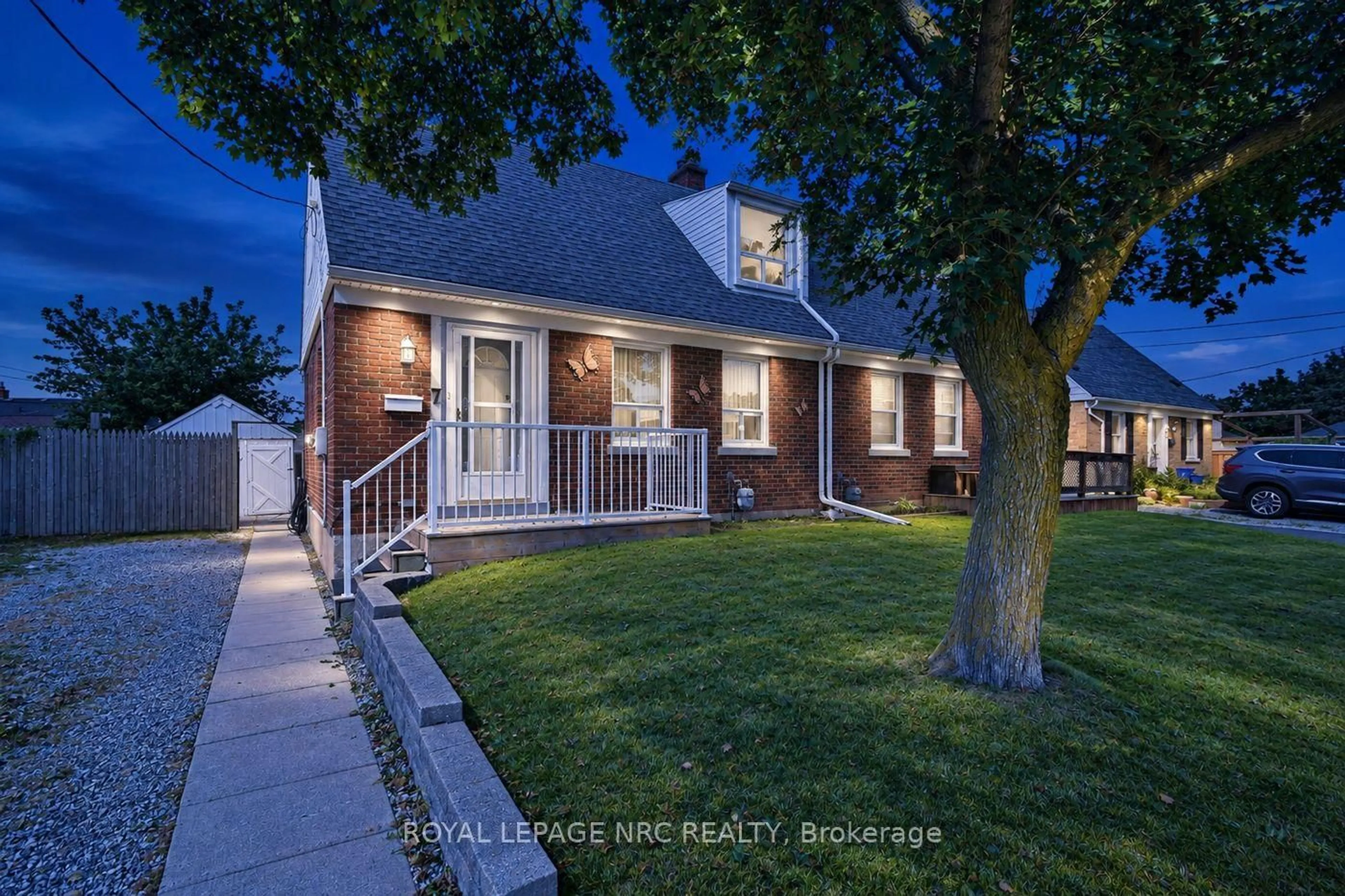 Home with brick exterior material, street for 7 Beard Pl, St. Catharines Ontario L2P 2P1