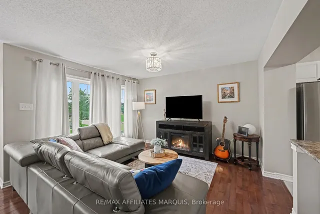 2423 Nutgrove Ave, Ottawa 4