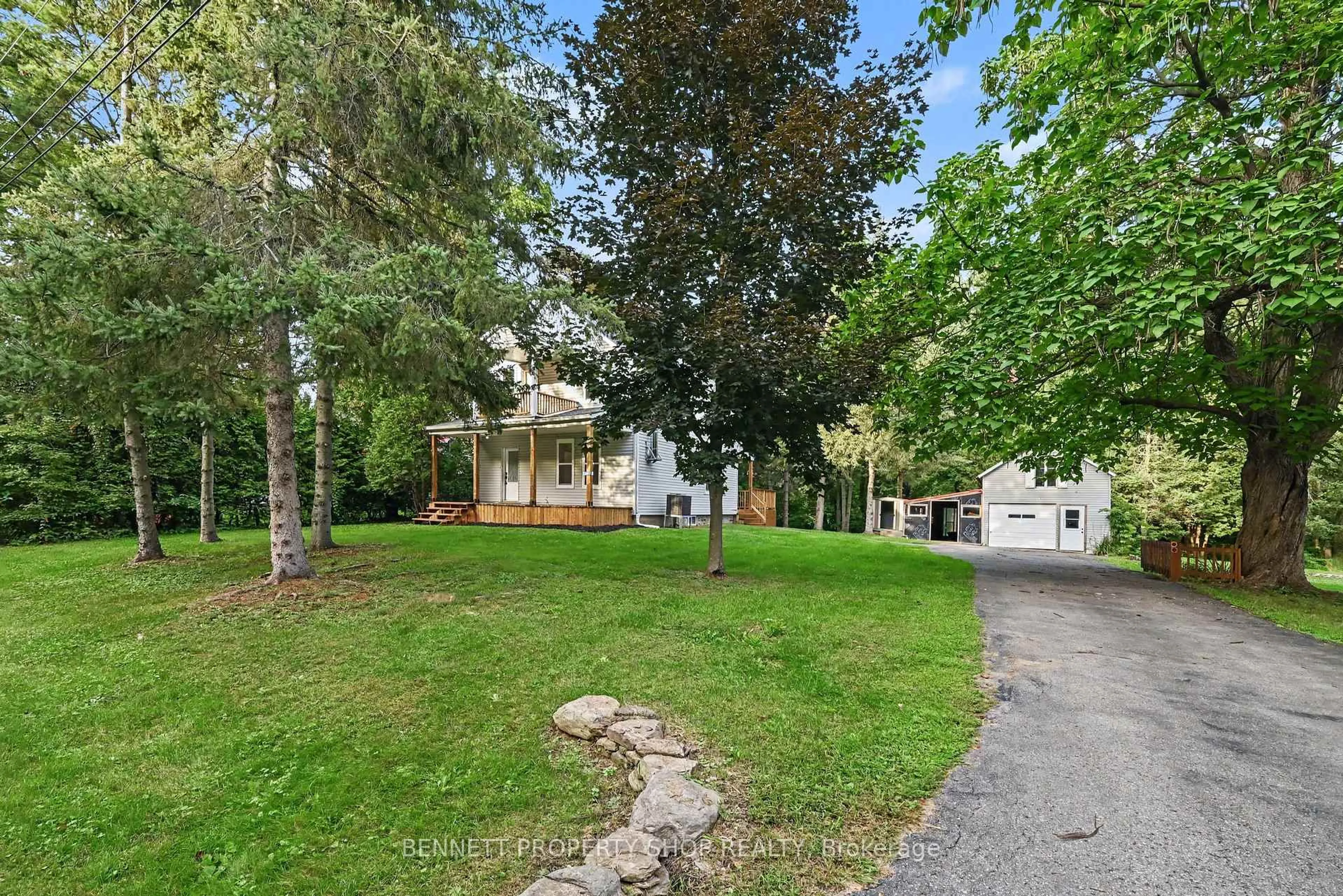 A pic from outside/outdoor area/front of a property/back of a property/a pic from drone, street for 6107 3rd Line Rd, South Glengarry Ontario K0C 1E0