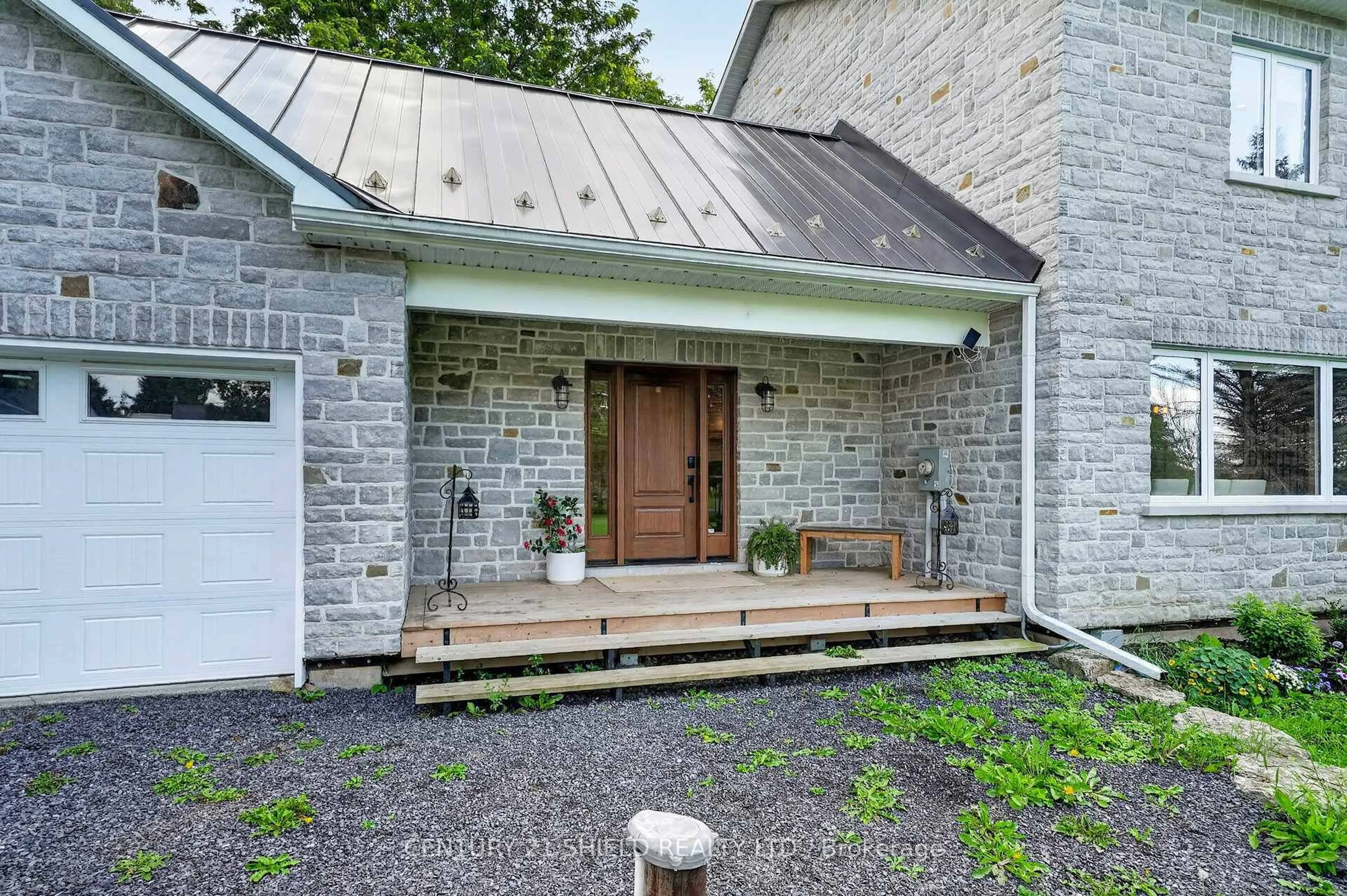 Unknown for 18322 Glen Rd, South Glengarry Ontario K0C 2J0