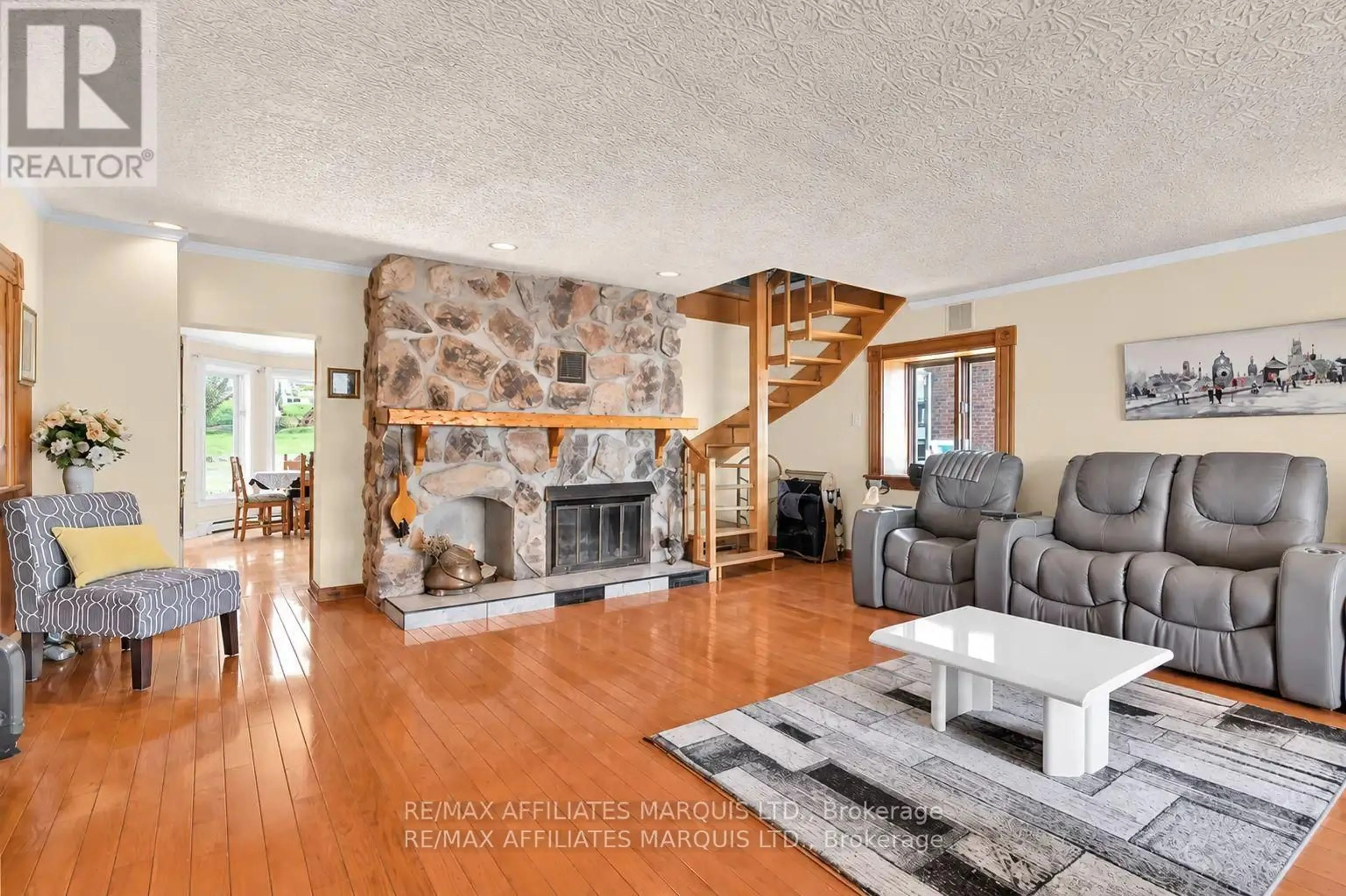 Living room with furniture, unknown for 19564 County Rd 2 Rd, South Glengarry Ontario K0C 1E0
